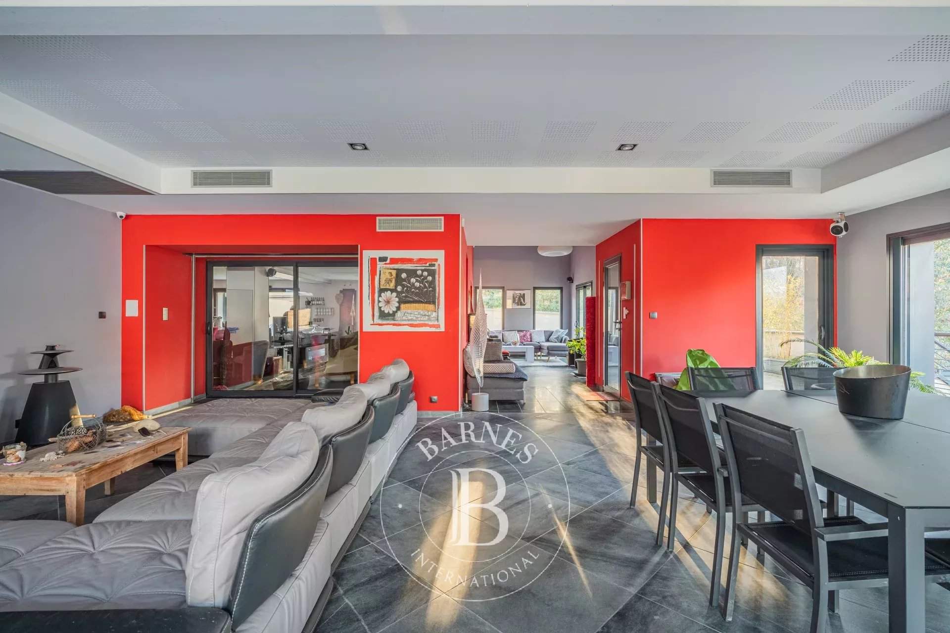 Corbelin  - Maison 12 Pi&egrave;ces 5 Chambres - picture 3