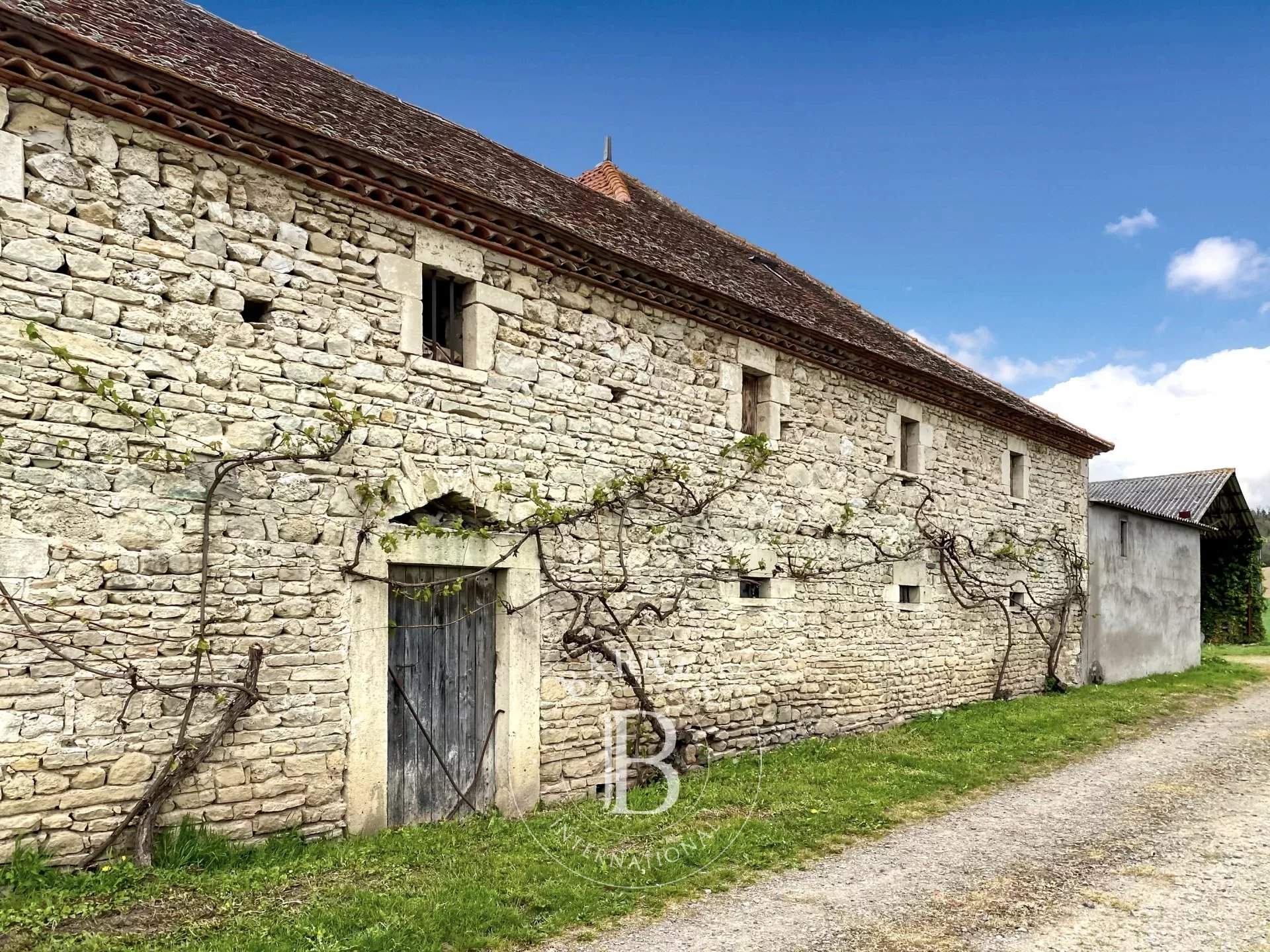 Chaptuzat  - Maison 5 Pi&egrave;ces 4 Chambres - picture 13