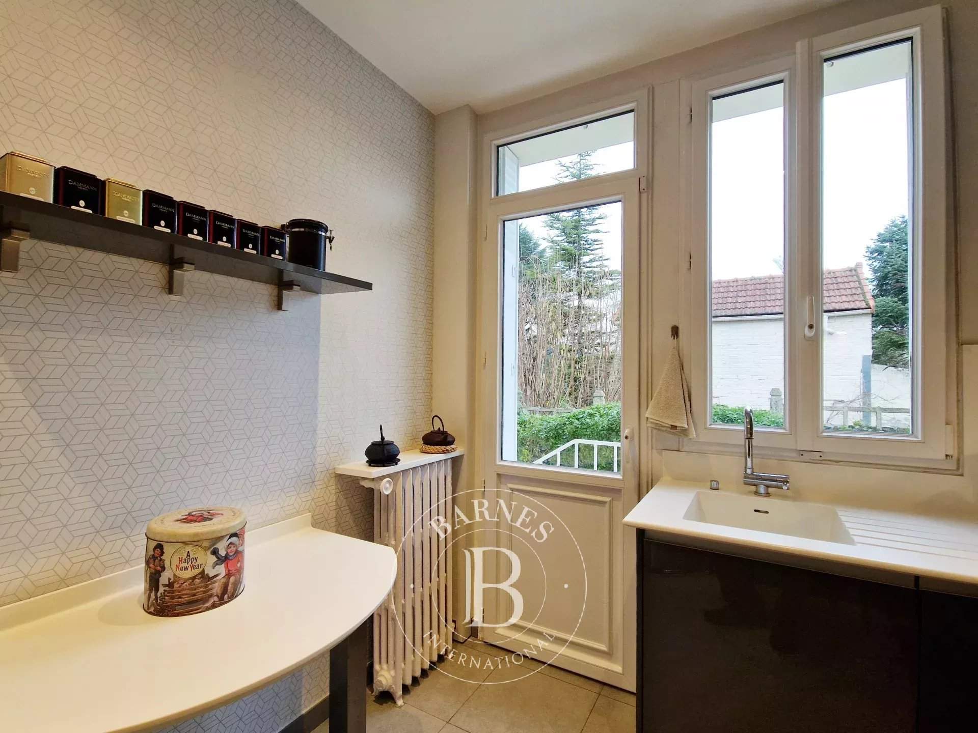 Enghien-les-Bains  - Maison 8 Pi&egrave;ces 5 Chambres - picture 10