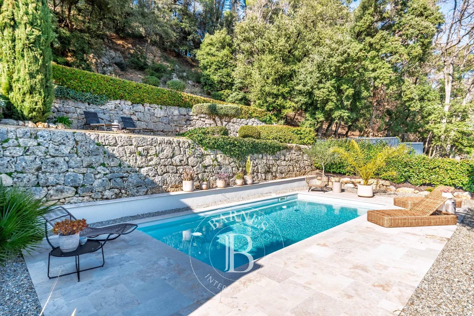 Bagnols-en-Forêt  - Maison 7 Pi&egrave;ces 3 Chambres - picture 5