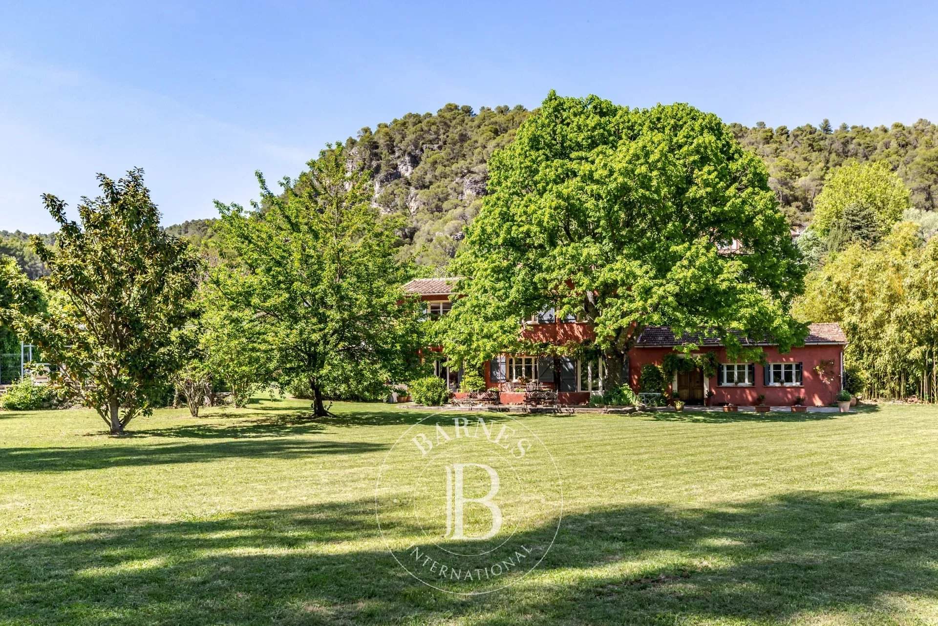 Salernes  - Maison d'hôtes 10 Pi&egrave;ces 6 Chambres - picture 10