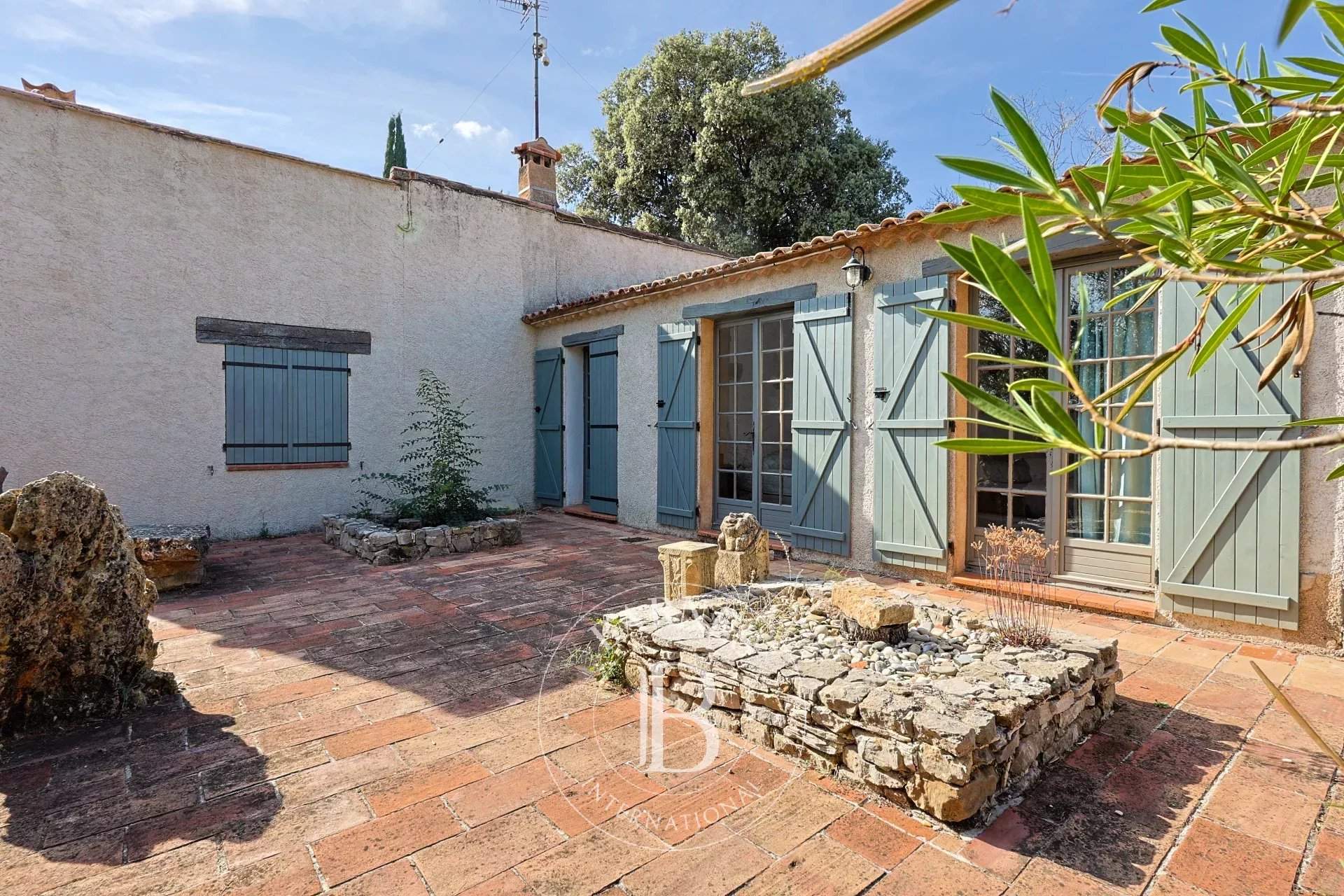 Entrecasteaux  - Property 13 Bedrooms - picture 12