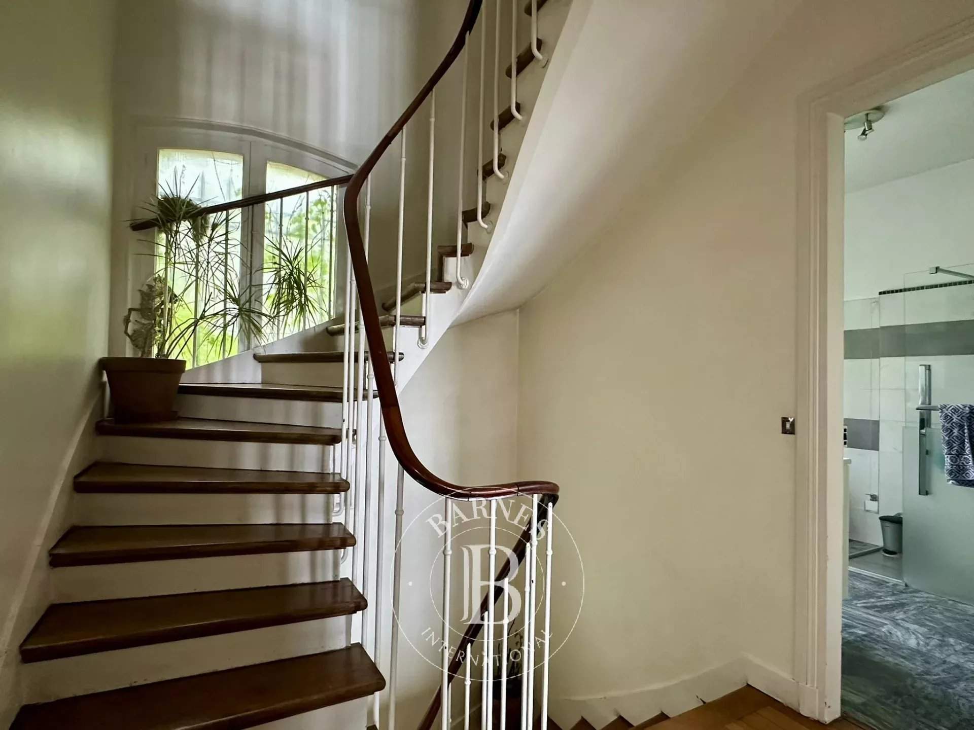 Épinay-sur-Orge  - Maison 8 Pi&egrave;ces 4 Chambres - picture 9