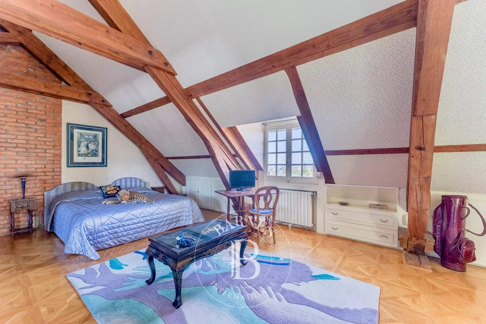 Villerest  - Maison 10 Pi&egrave;ces 6 Chambres - picture 10