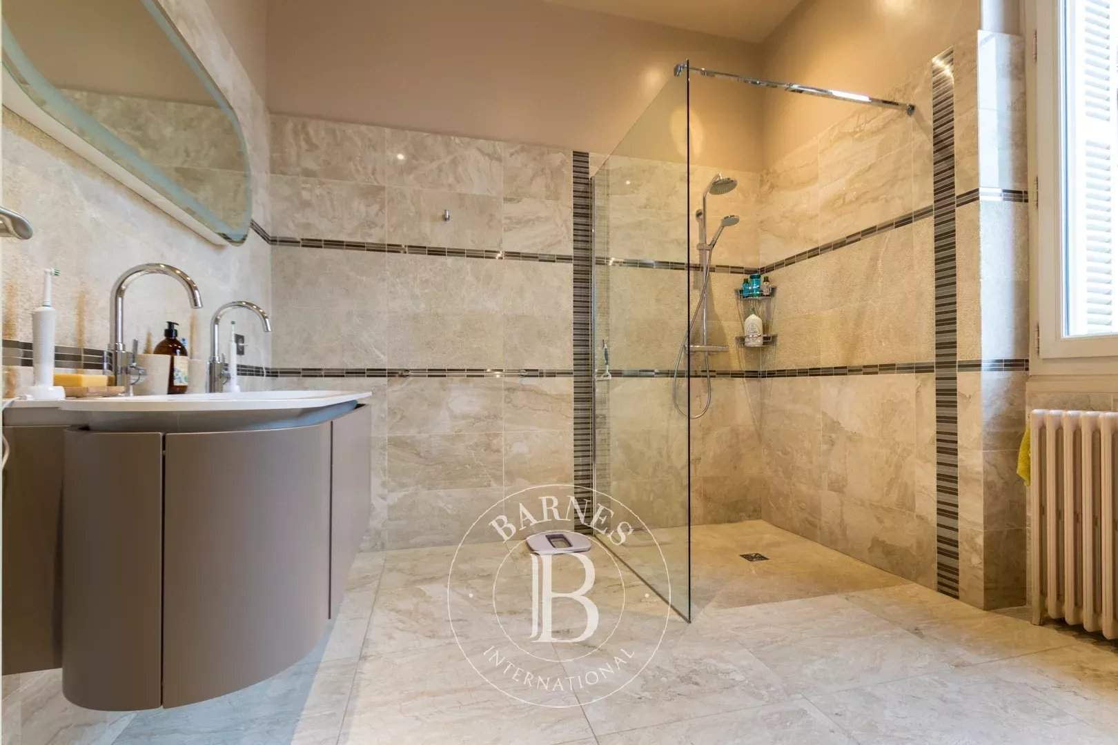 Dijon  - Hôtel particulier 11 Pi&egrave;ces 5 Chambres - picture 11