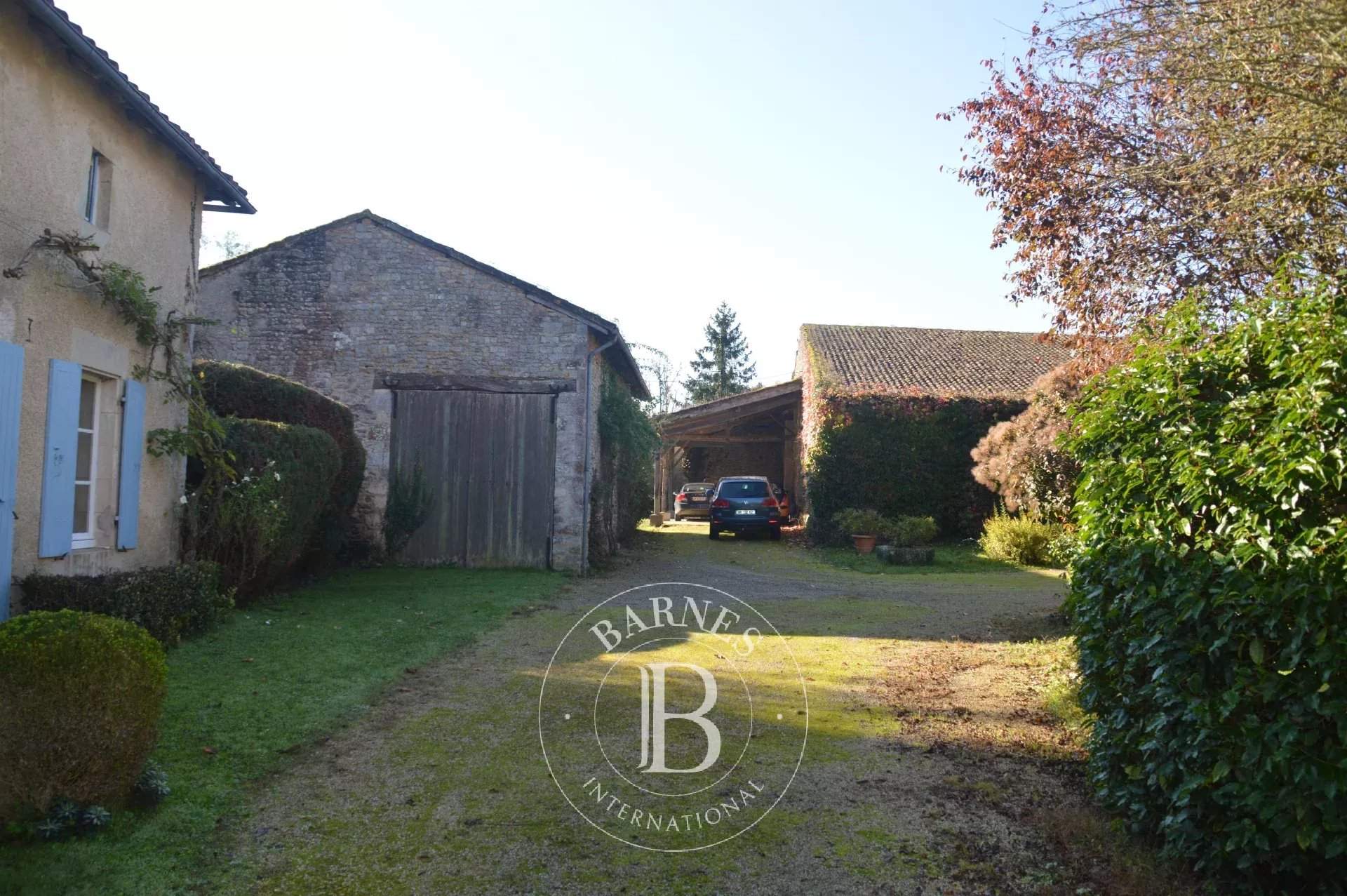 Poitiers  - Maison 9 Pi&egrave;ces 5 Chambres - picture 20