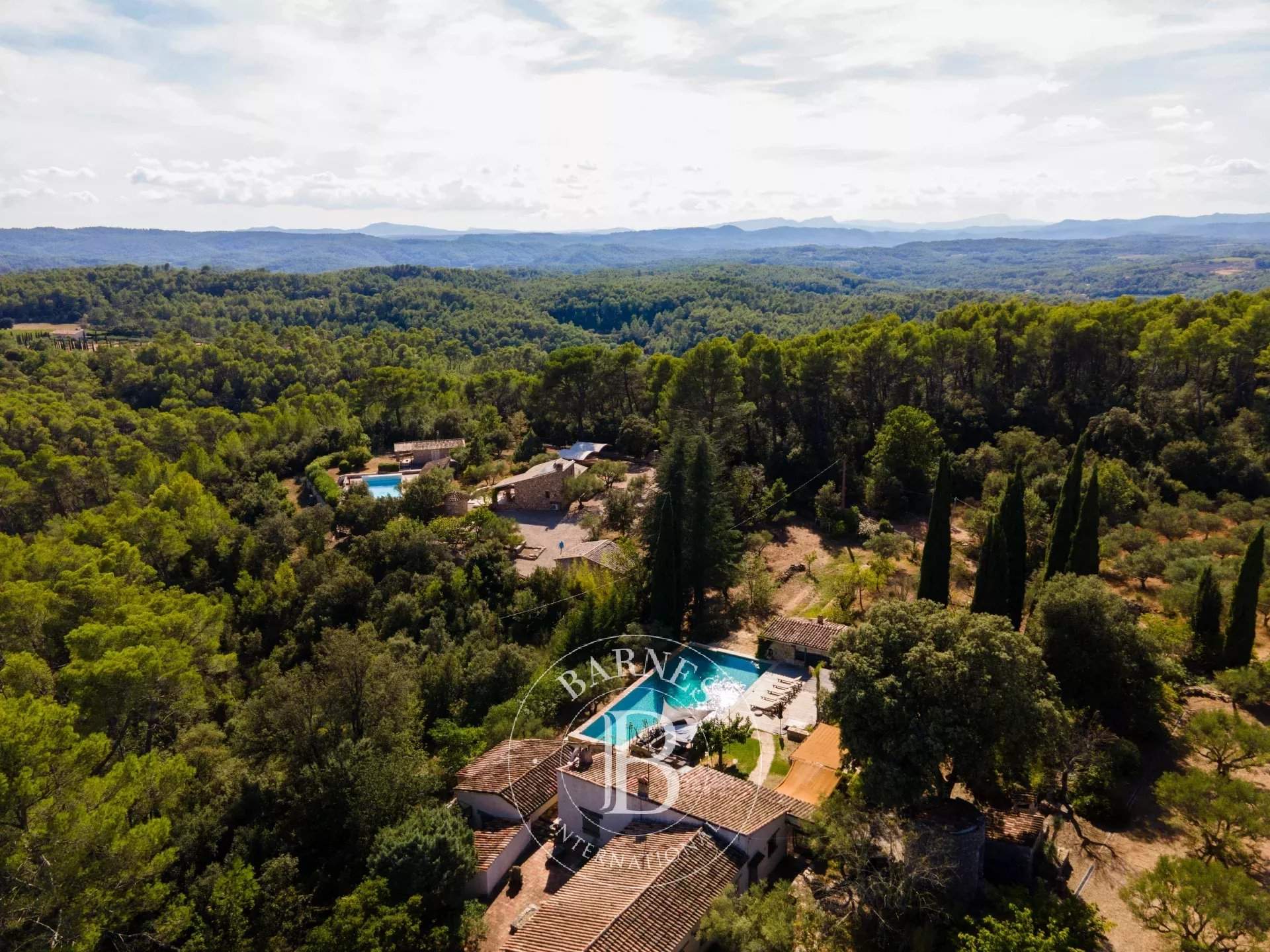 Entrecasteaux  - Property 13 Bedrooms - picture 2