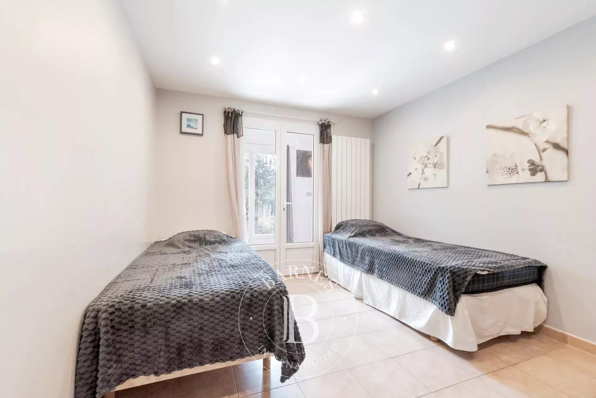 Bagnols-en-Forêt  - Maison d'hôtes 12 Pi&egrave;ces 7 Chambres - picture 12