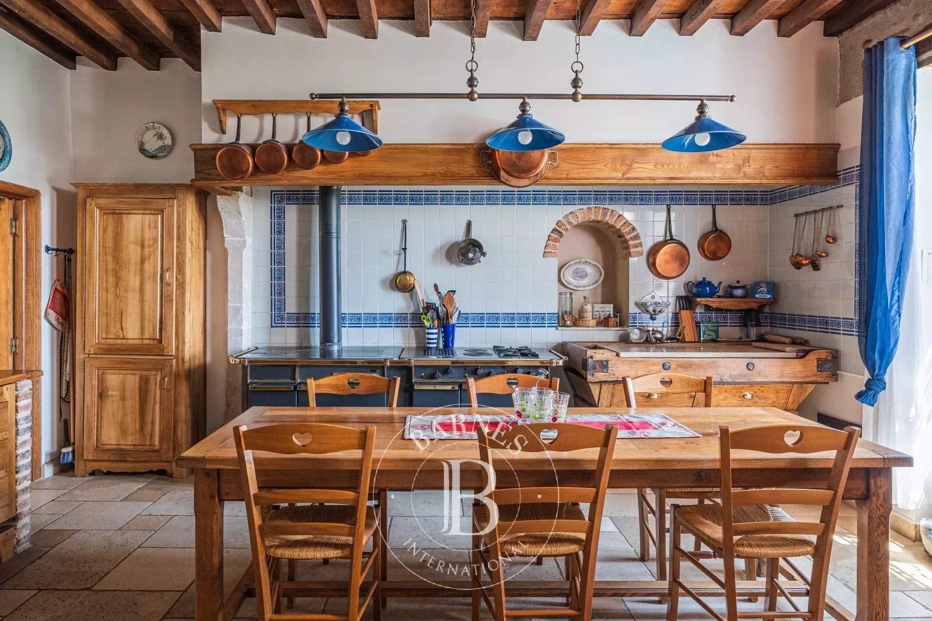 La Côte-Saint-André  - Maison 9 Pi&egrave;ces 5 Chambres - picture 4