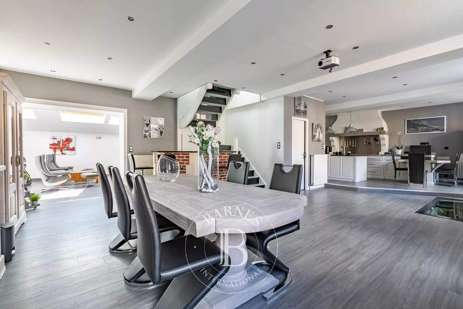 Monchy-Humières  - Maison 8 Pi&egrave;ces 5 Chambres - picture 4