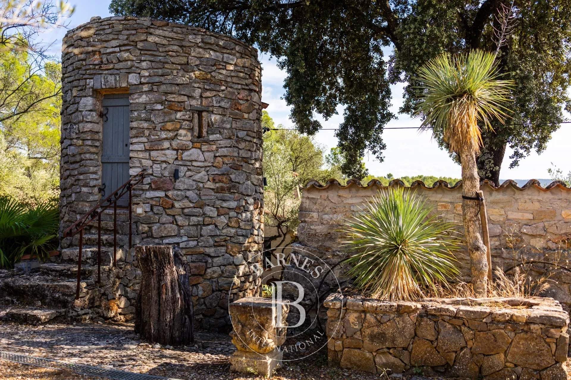 Entrecasteaux  - Property 13 Bedrooms - picture 9