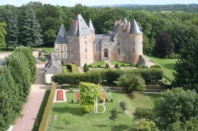 Gien  - Château 30 Pièces 20 Chambres - picture 11