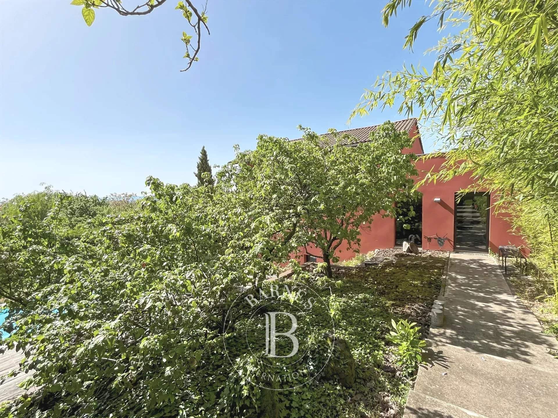 Châtel-Guyon  - Maison 9 Pi&egrave;ces 5 Chambres - picture 4