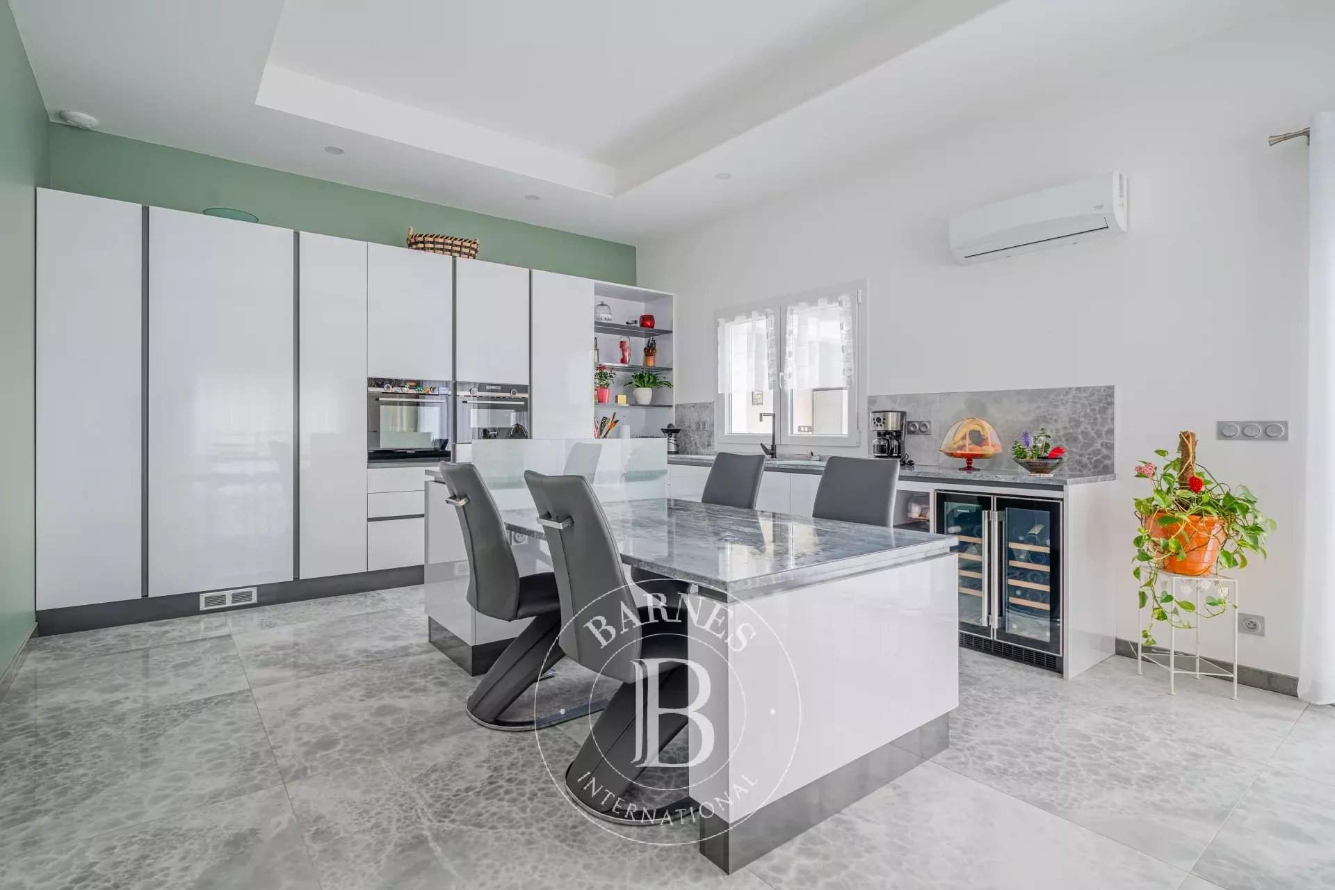 Bourgoin-Jallieu  - Maison 6 Pi&egrave;ces 3 Chambres - picture 2