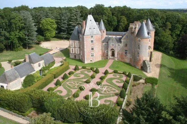 Gien  - Château 30 Pièces 20 Chambres - picture 5