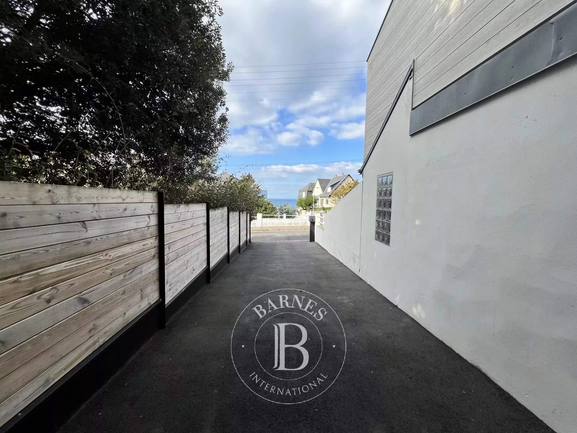 Donville-les-Bains  - Maison 5 Pi&egrave;ces 3 Chambres - picture 3