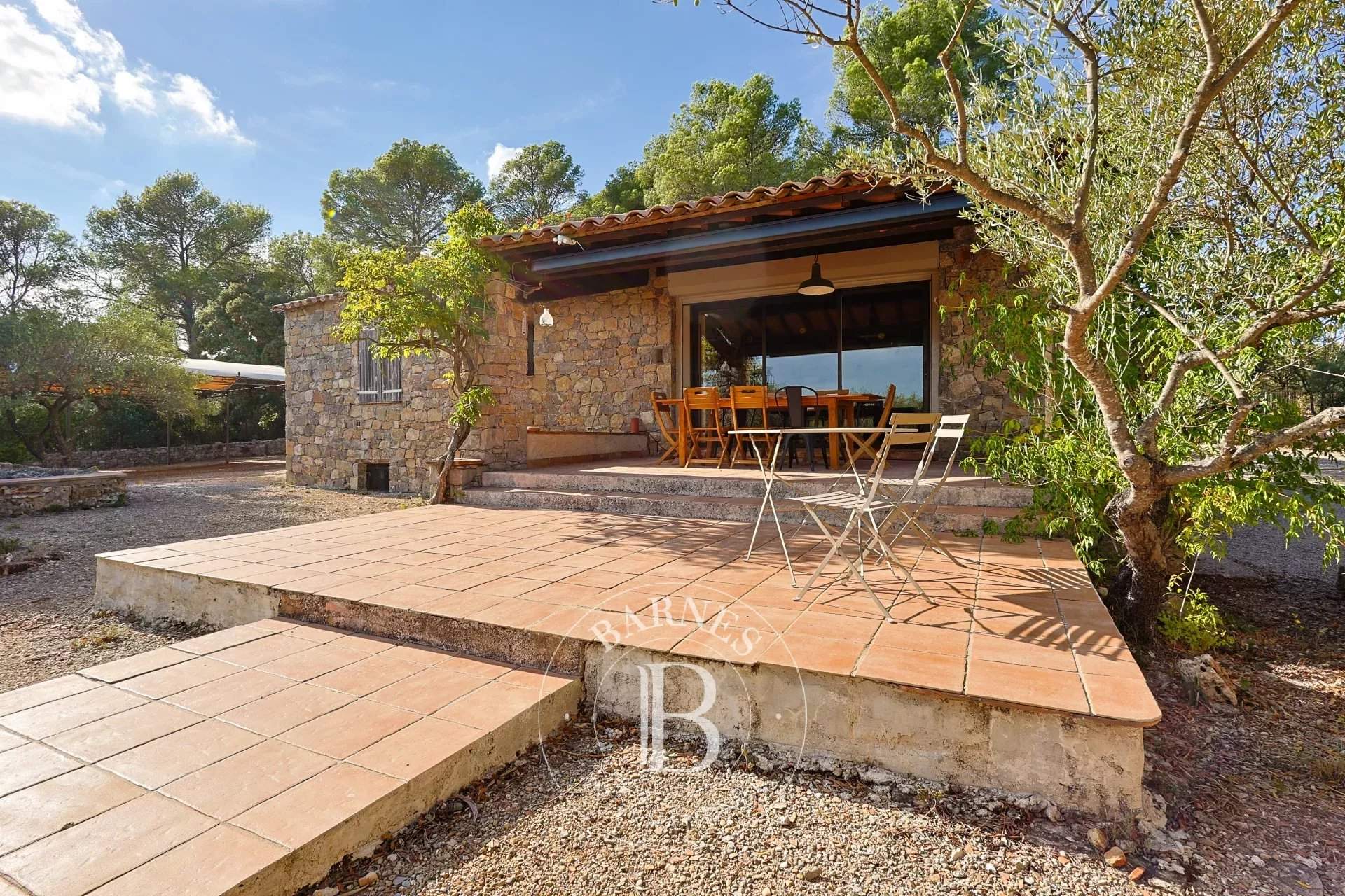 Entrecasteaux  - Property 13 Bedrooms - picture 14