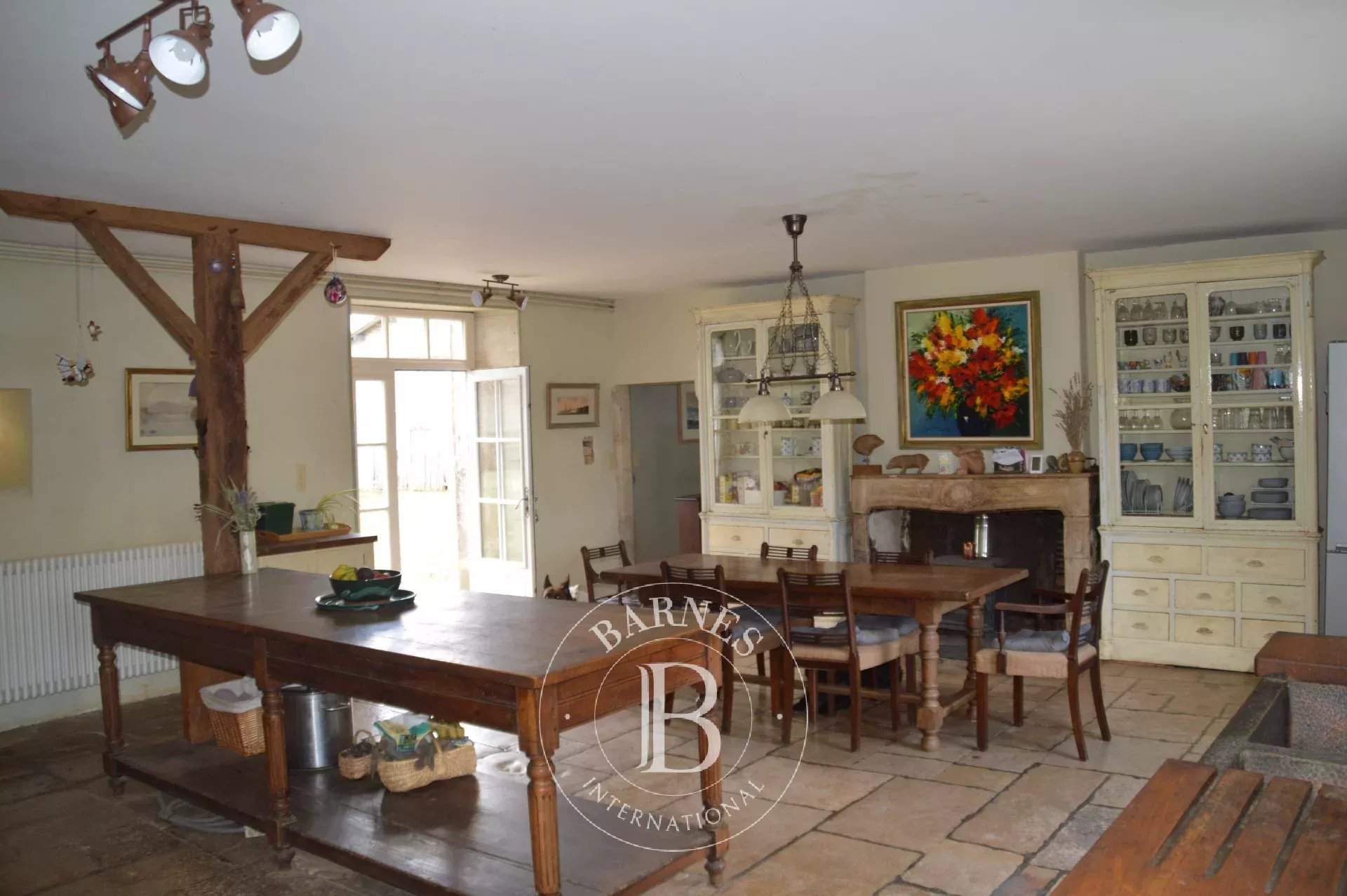 Civray  - Maison 7 Pi&egrave;ces 4 Chambres - picture 5