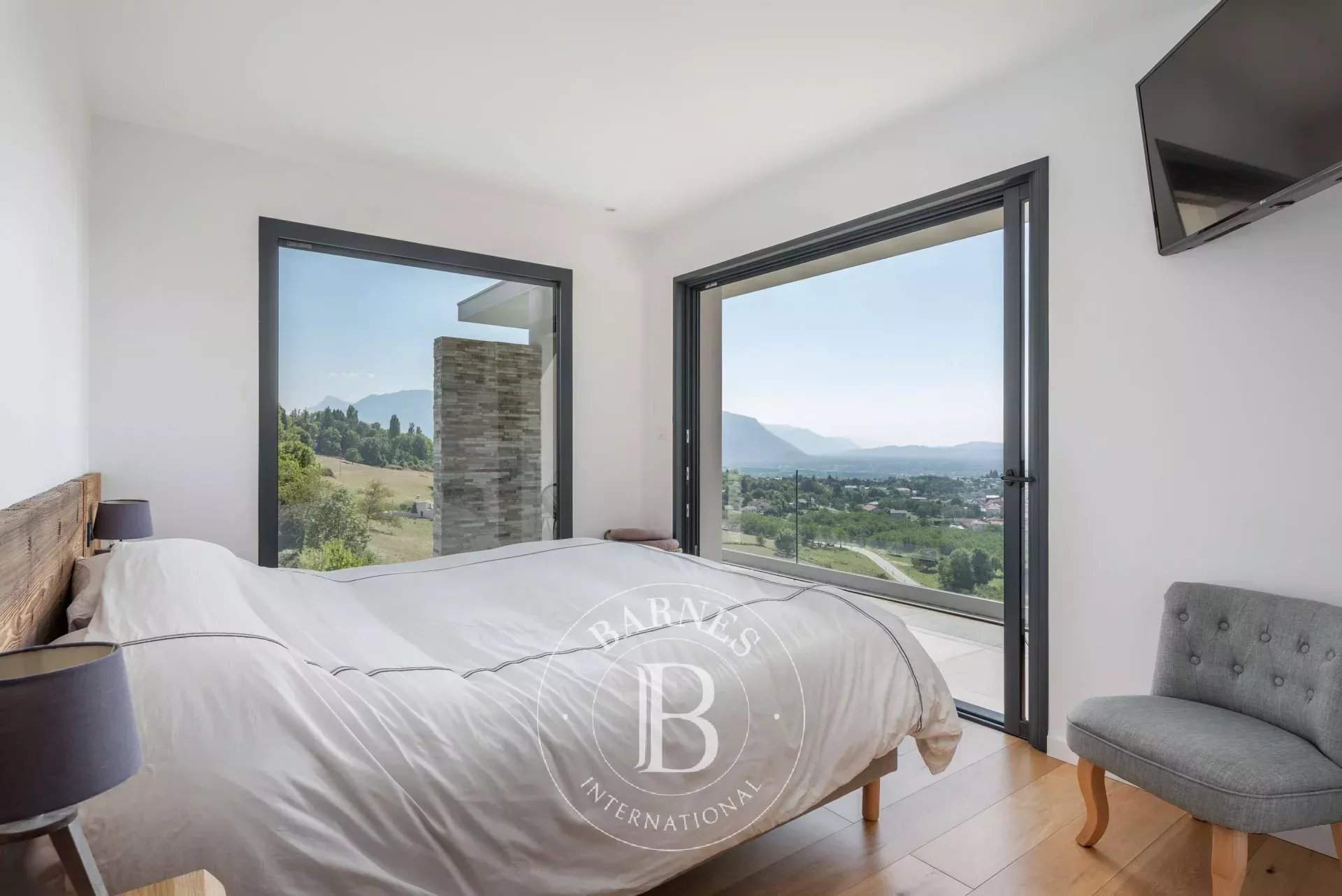 Coublevie  - Maison 7 Pièces 5 Chambres - picture 9