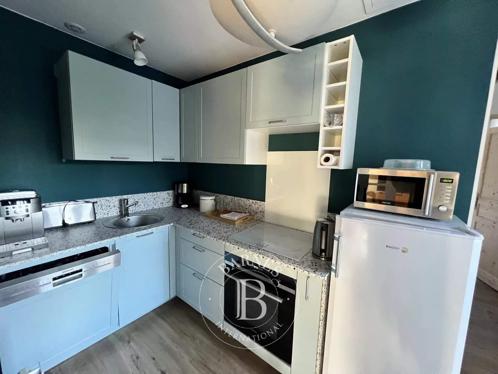 Montmartin-sur-Mer  - Maison 9 Pi&egrave;ces 6 Chambres - picture 11