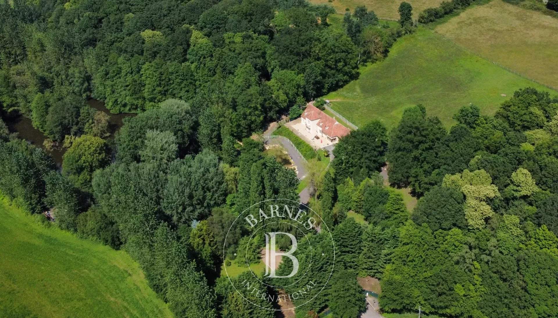 Beauvais  - Maison 10 Pi&egrave;ces 5 Chambres - picture 3