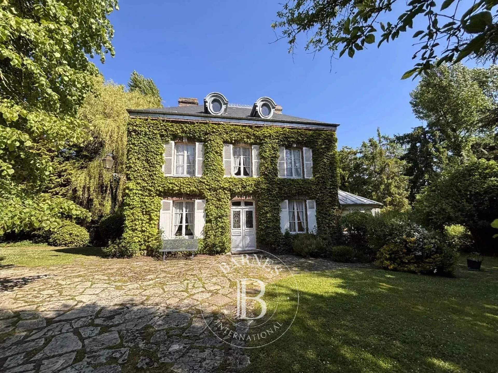 Saint-Julien-le-Faucon  - Maison 7 Pi&egrave;ces 4 Chambres - picture 2