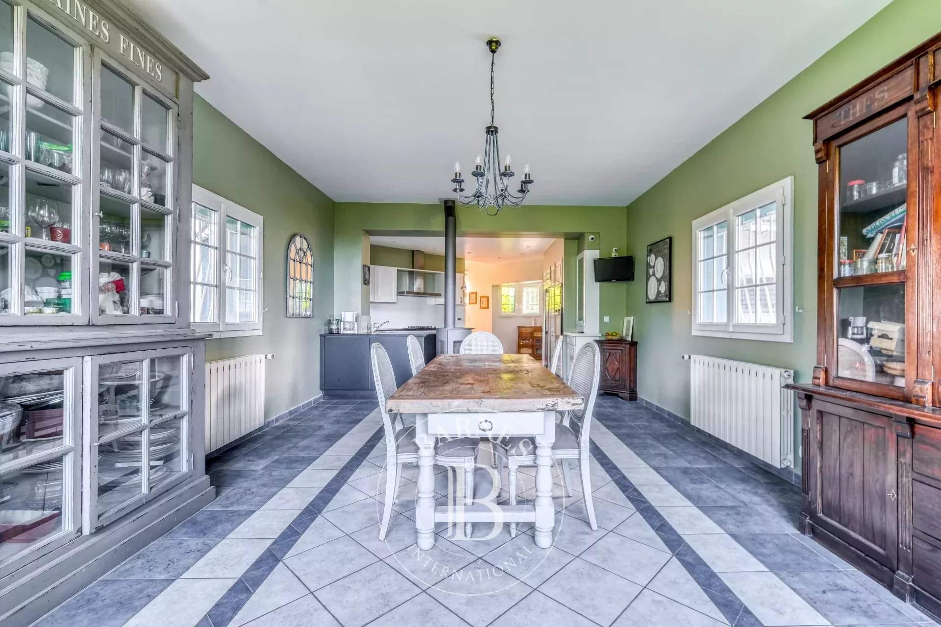 Chantilly  - House 6 Bedrooms - picture 12