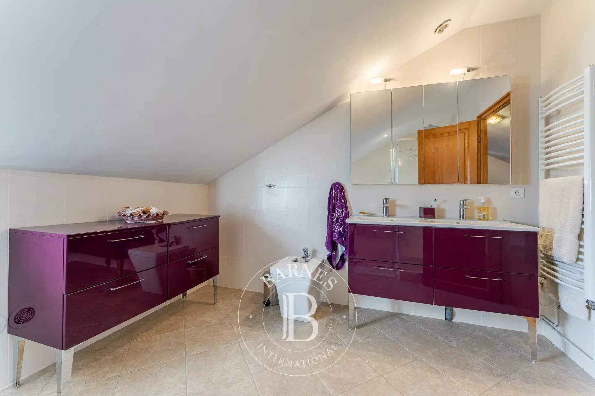 La Chapelle-de-la-Tour  - Maison 10 Pi&egrave;ces 9 Chambres - picture 8