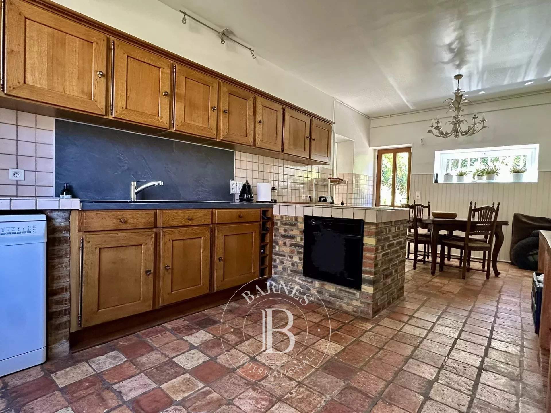 Saint-Vrain  - Maison 7 Pi&egrave;ces 6 Chambres - picture 4