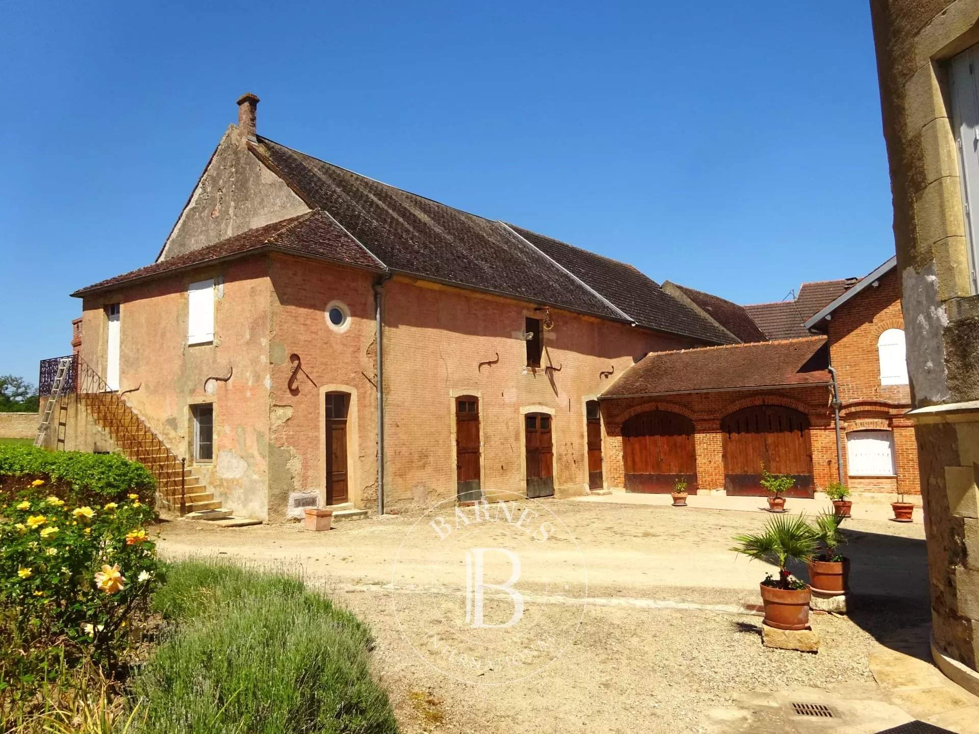 Avallon  - Château 35 Pi&egrave;ces 25 Chambres - picture 9