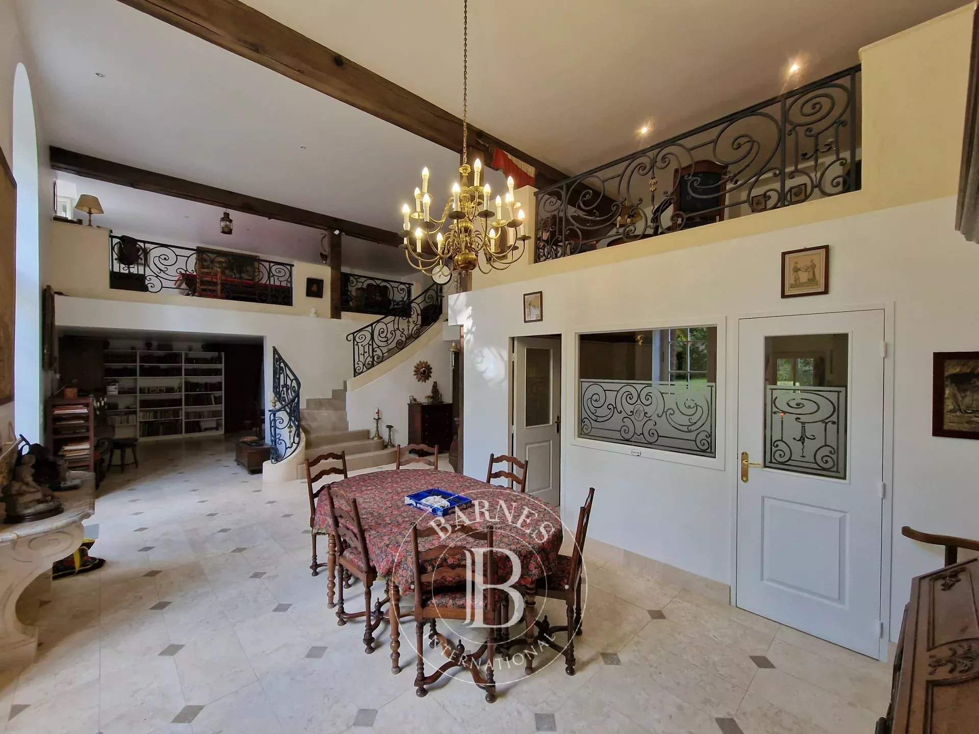 Saint-Rémy-lès-Chevreuse  - Maison 15 Pi&egrave;ces 11 Chambres - picture 9