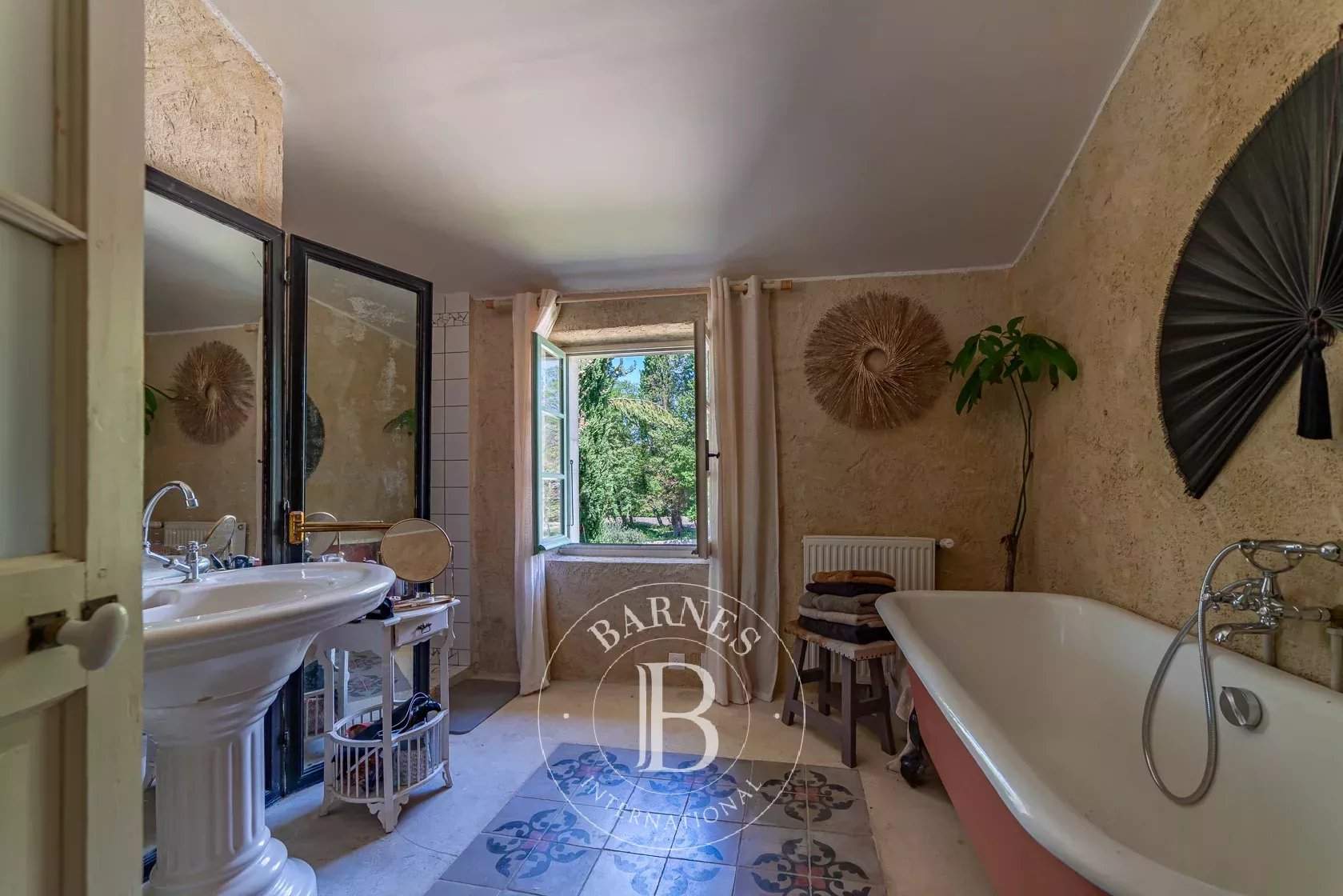 Grignan  - Property 8 Bedrooms - picture 15