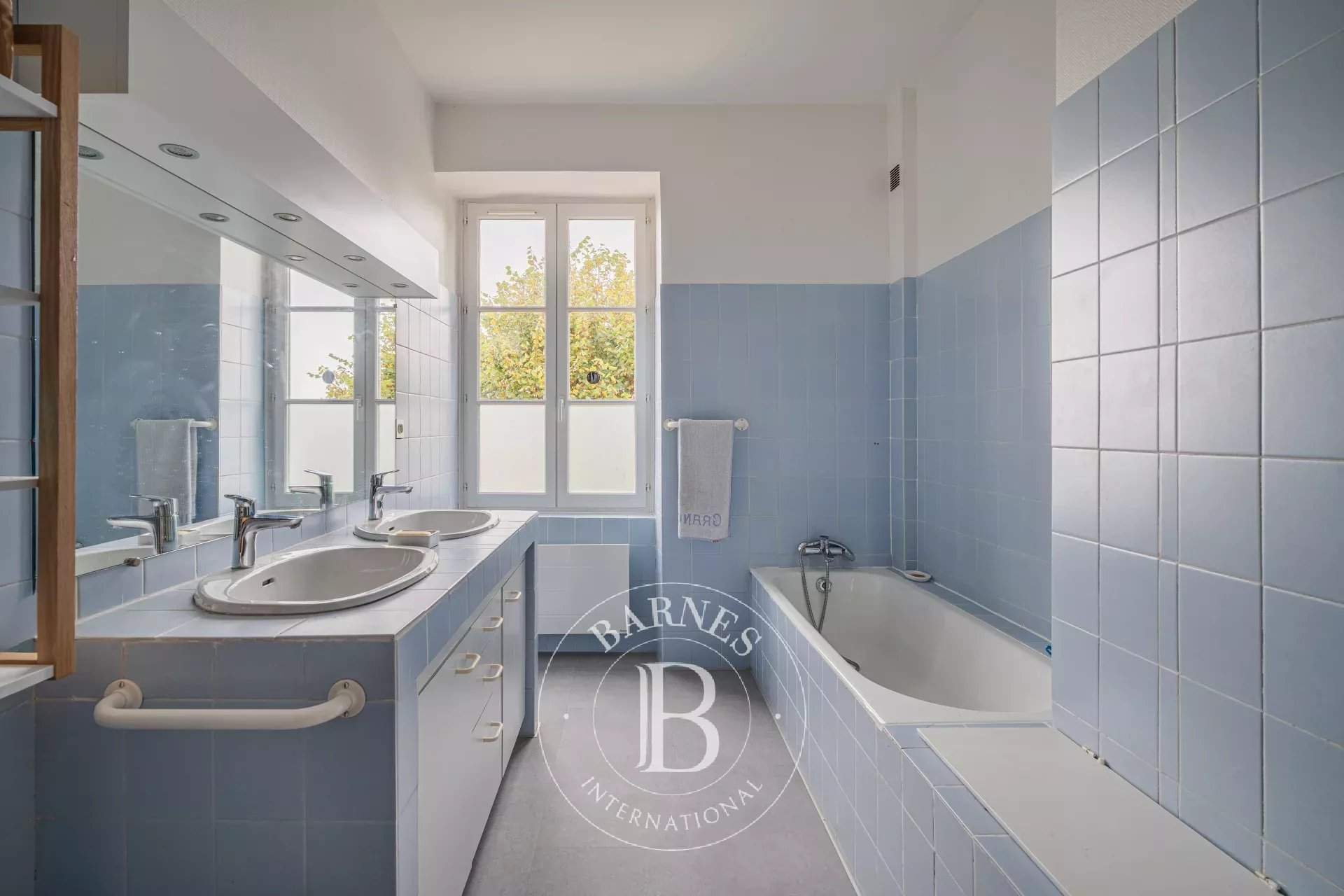 Maubec  - Finca 18 Cuartos 10 Habitaciones - picture 15