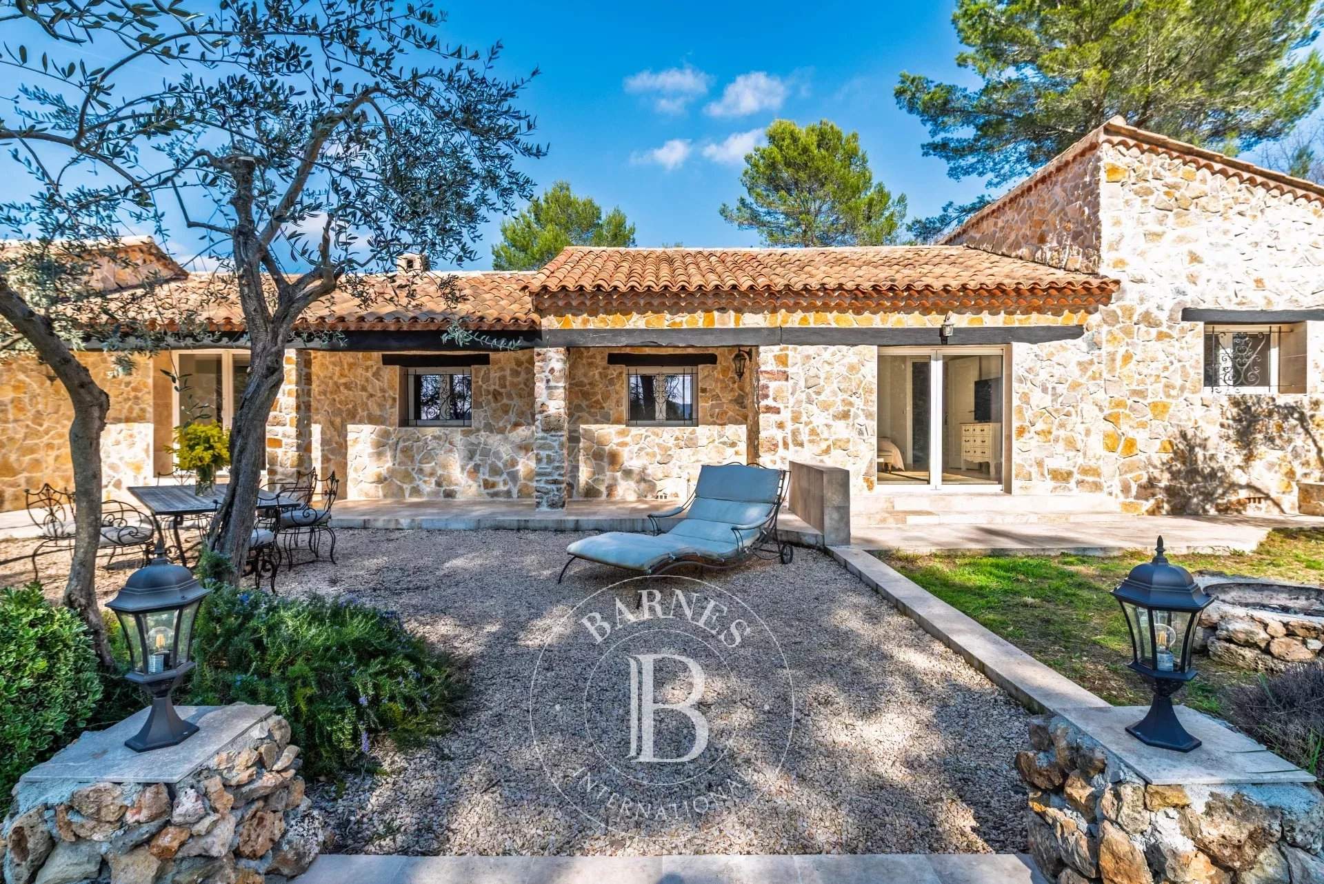 Bagnols-en-Forêt  - Mas 7 Pi&egrave;ces 3 Chambres - picture 12