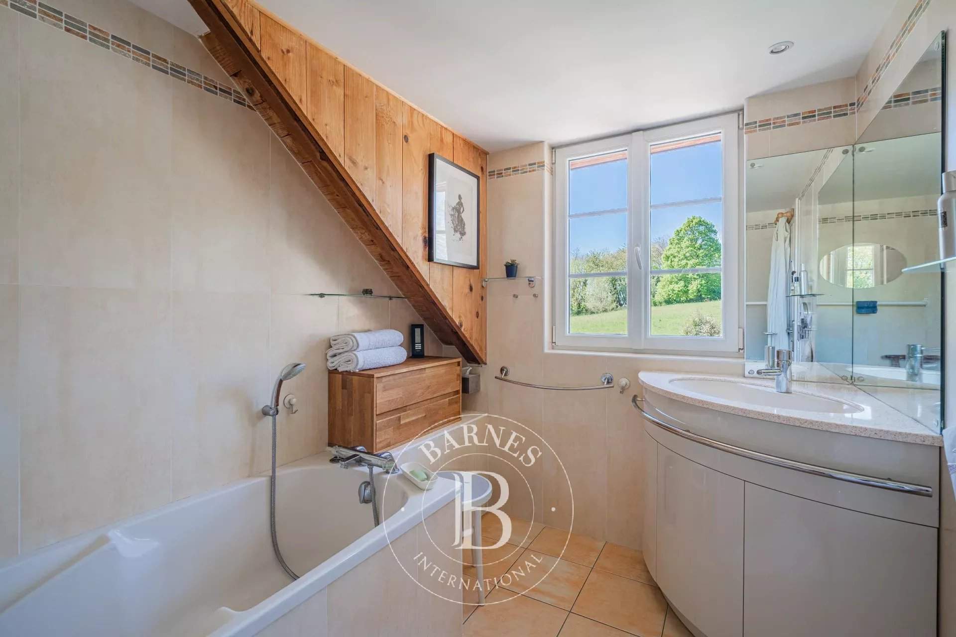 Bourgoin-Jallieu  - Maison 8 Pi&egrave;ces 5 Chambres - picture 11