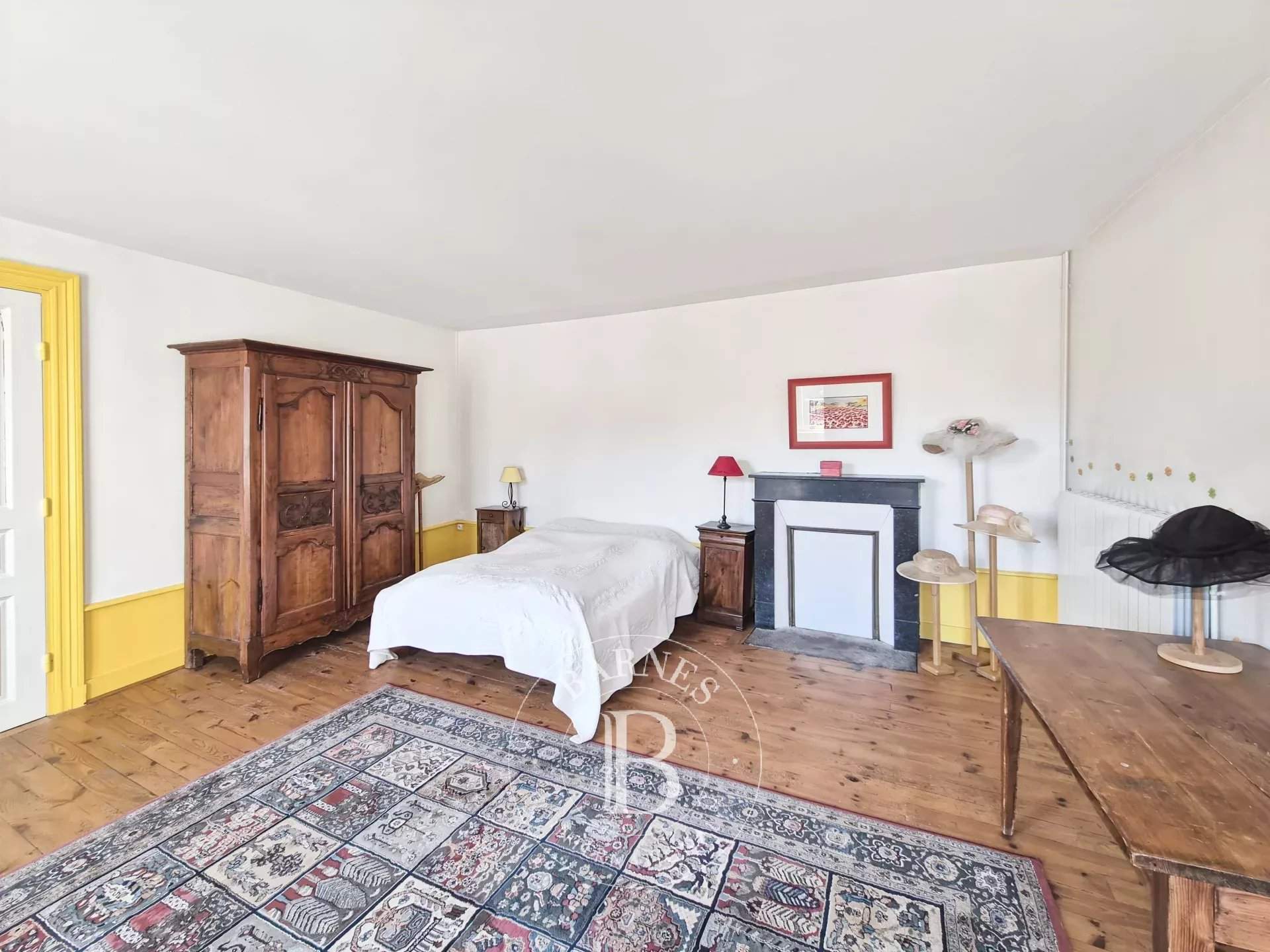 Saint-Saturnin  - Maison 9 Pièces 5 Chambres - picture 14