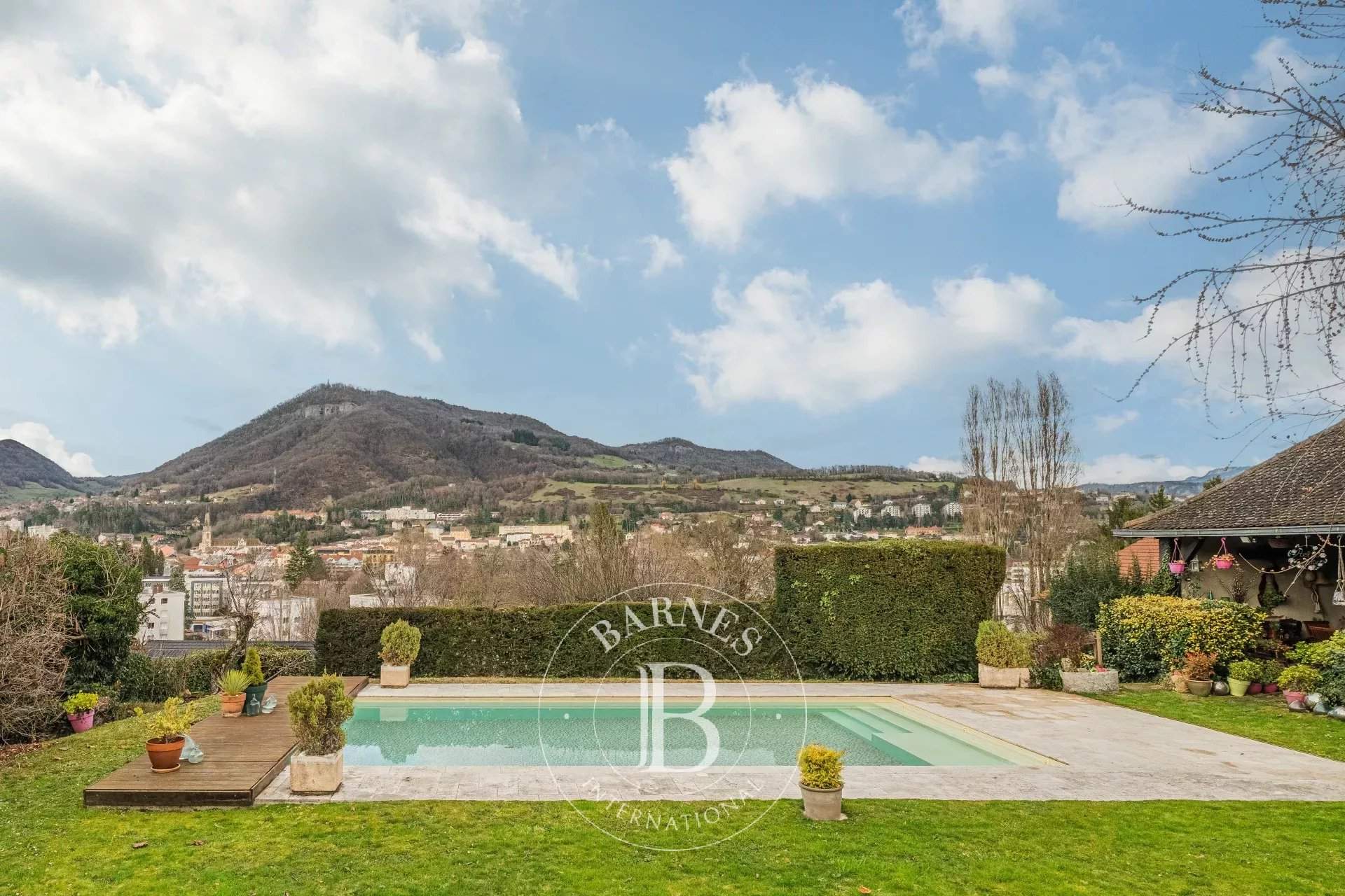 Voiron  - Maison 7 Pi&egrave;ces 4 Chambres - picture 3