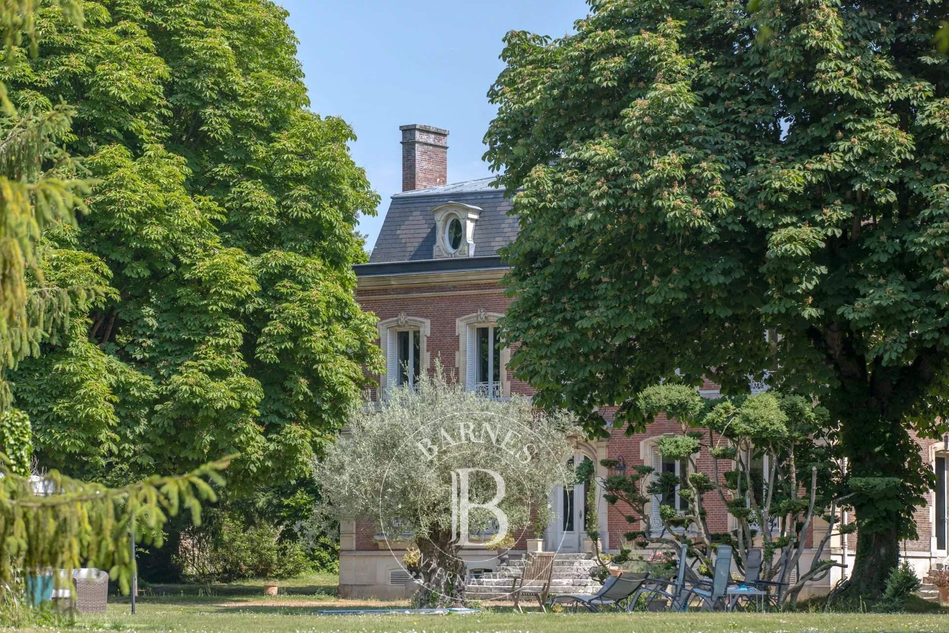 Chambray  - Property 12 Bedrooms - picture 9