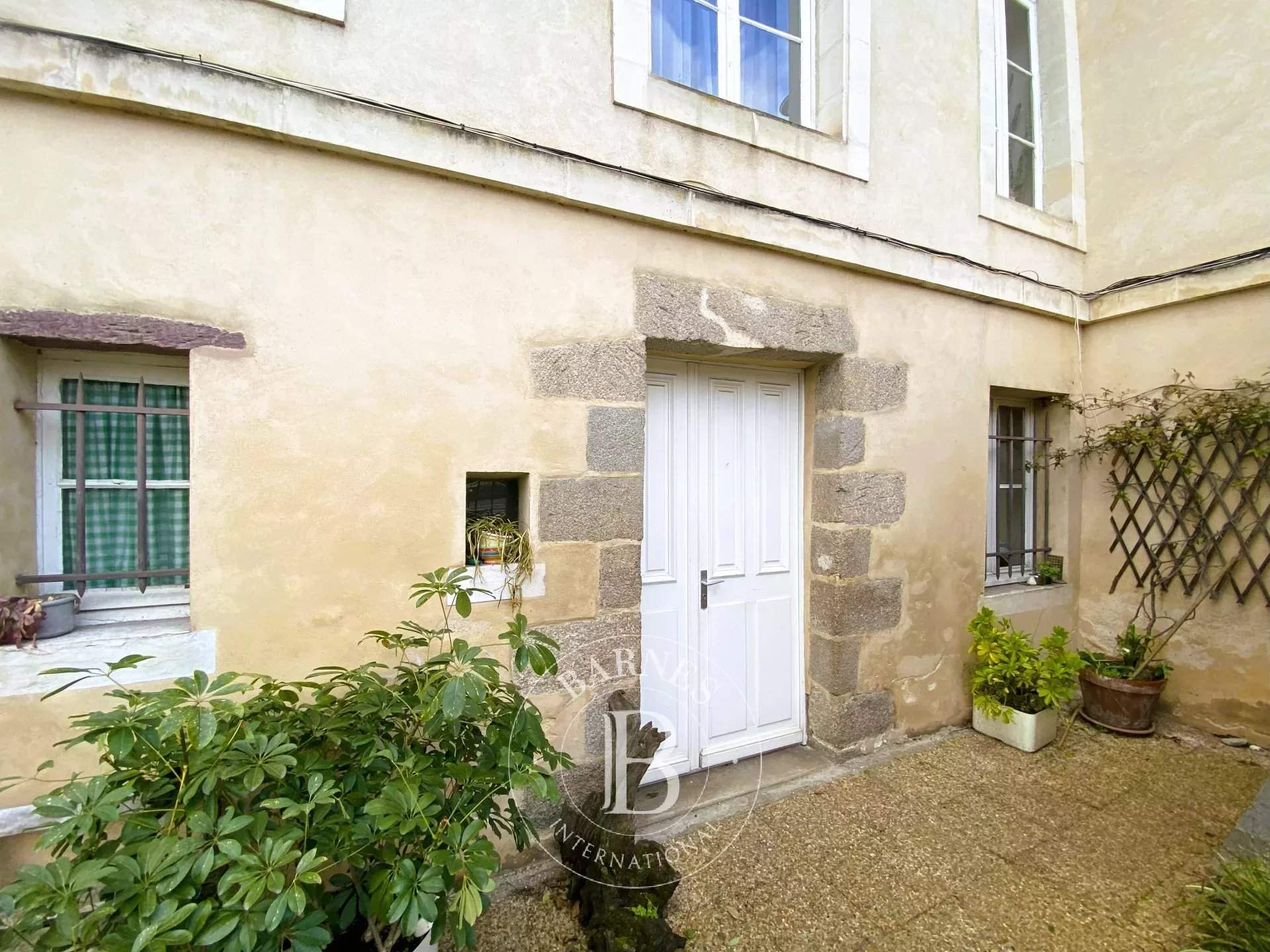Rennes  - Maison 7 Pièces 5 Chambres - picture 1