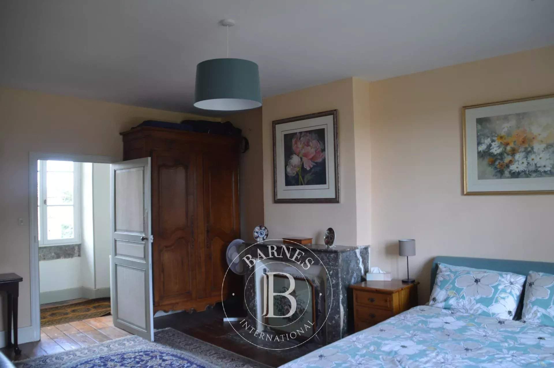 Civray  - Maison 7 Pi&egrave;ces 4 Chambres - picture 9