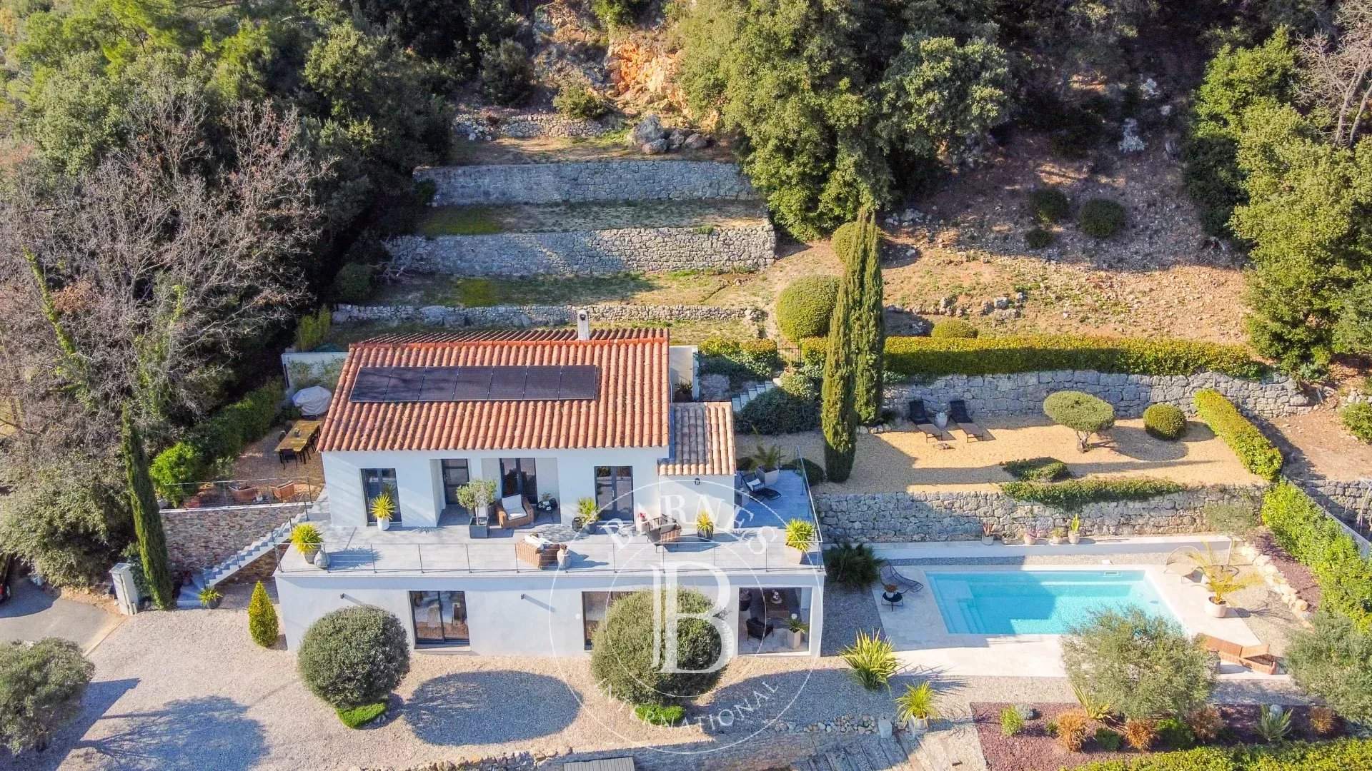 Bagnols-en-Forêt  - Maison 7 Pi&egrave;ces 3 Chambres - picture 2