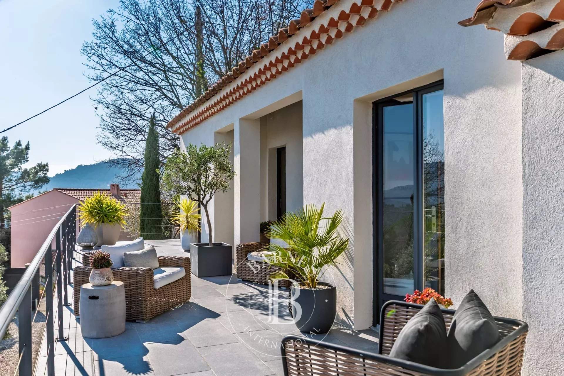 Bagnols-en-Forêt  - Maison 7 Pi&egrave;ces 3 Chambres - picture 9