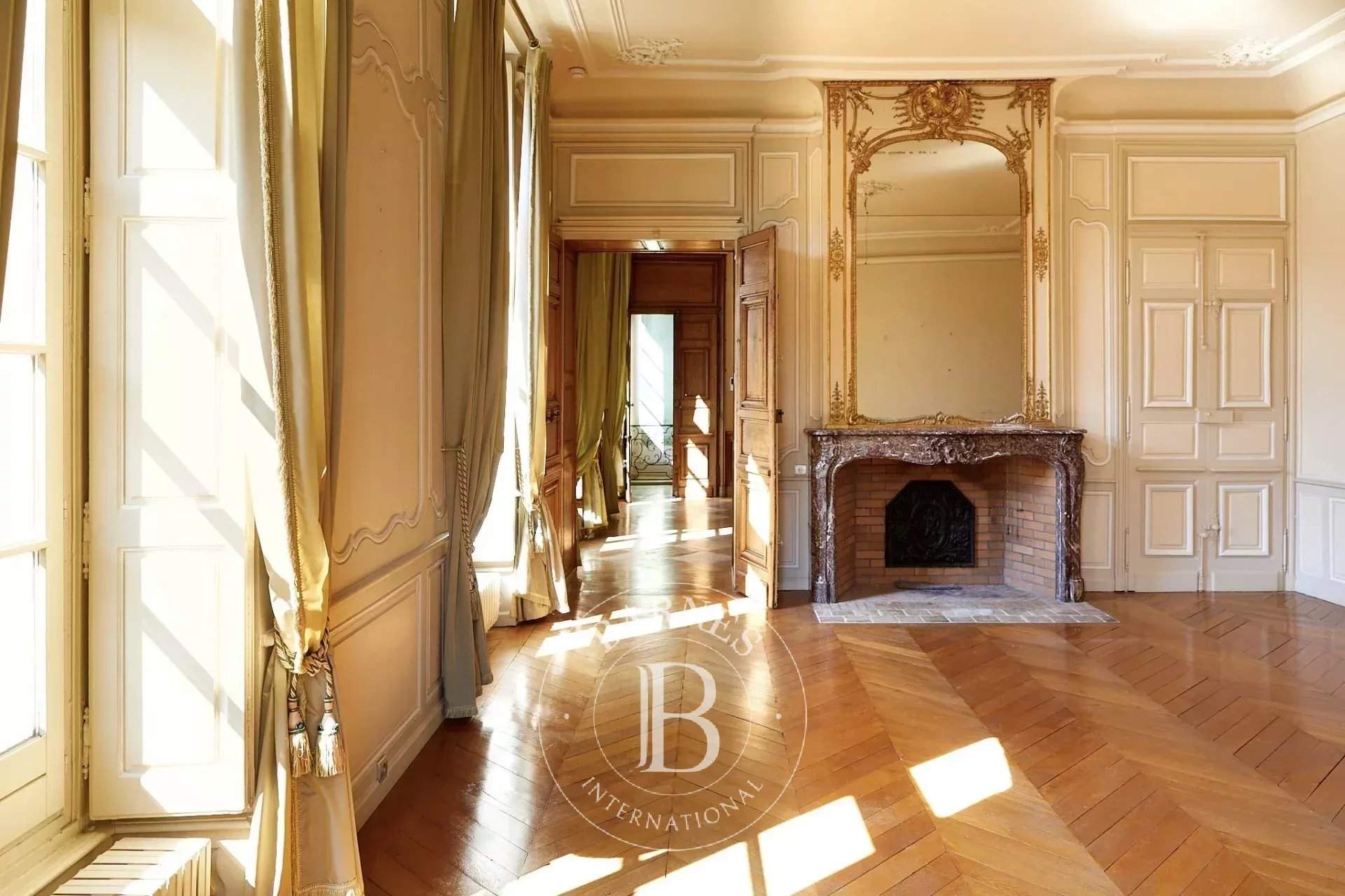 Beaune  - Palacete 18 Cuartos 5 Habitaciones - picture 1