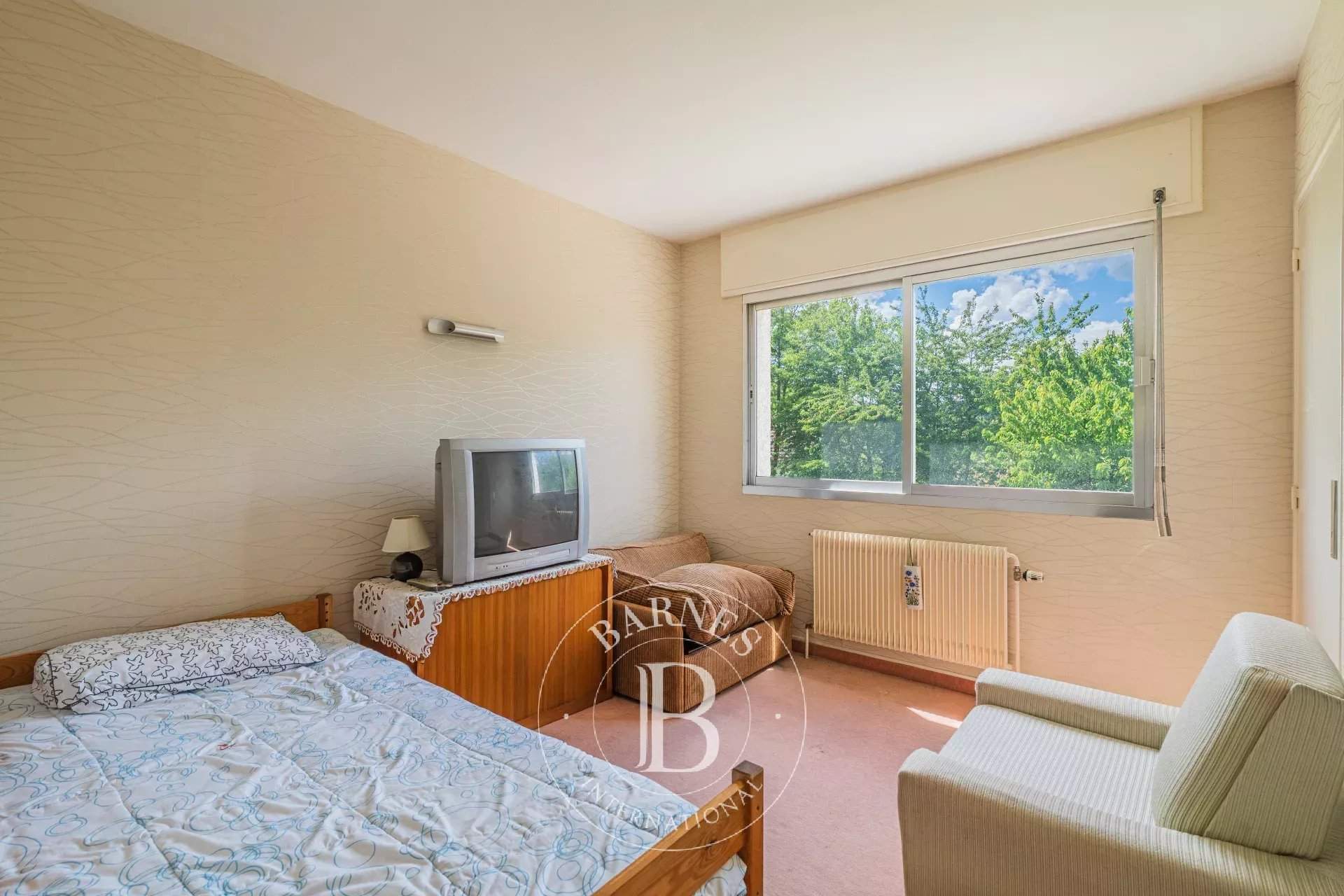 Saint-Étienne-de-Crossey  - Maison 8 Pi&egrave;ces 5 Chambres - picture 8