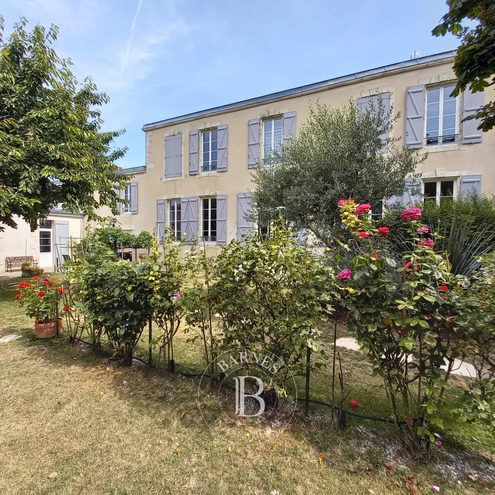 La Rochelle  - House 7 Bedrooms - picture 4