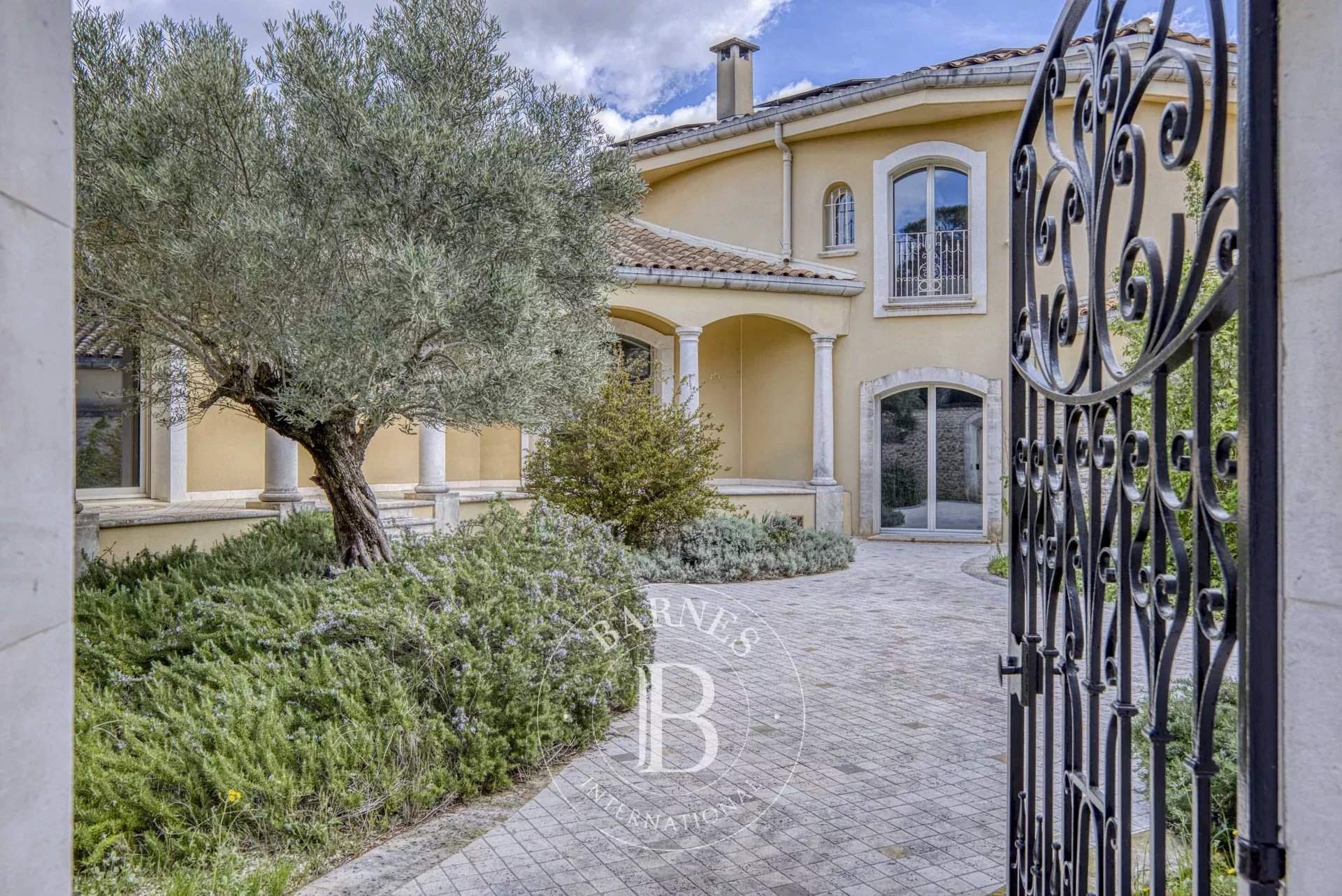 Suze-la-Rousse  - Maison 30 Pièces 11 Chambres - picture 6