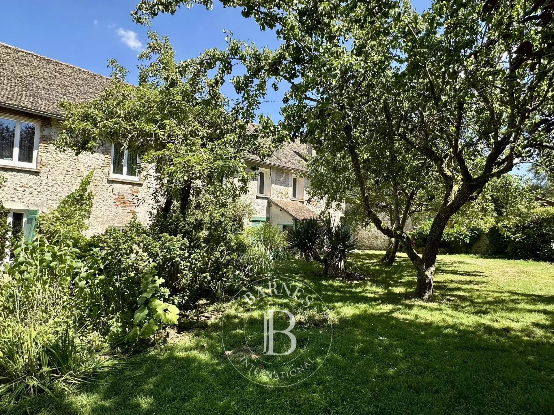 Saint-Vrain  - Maison 7 Pi&egrave;ces 6 Chambres - picture 18