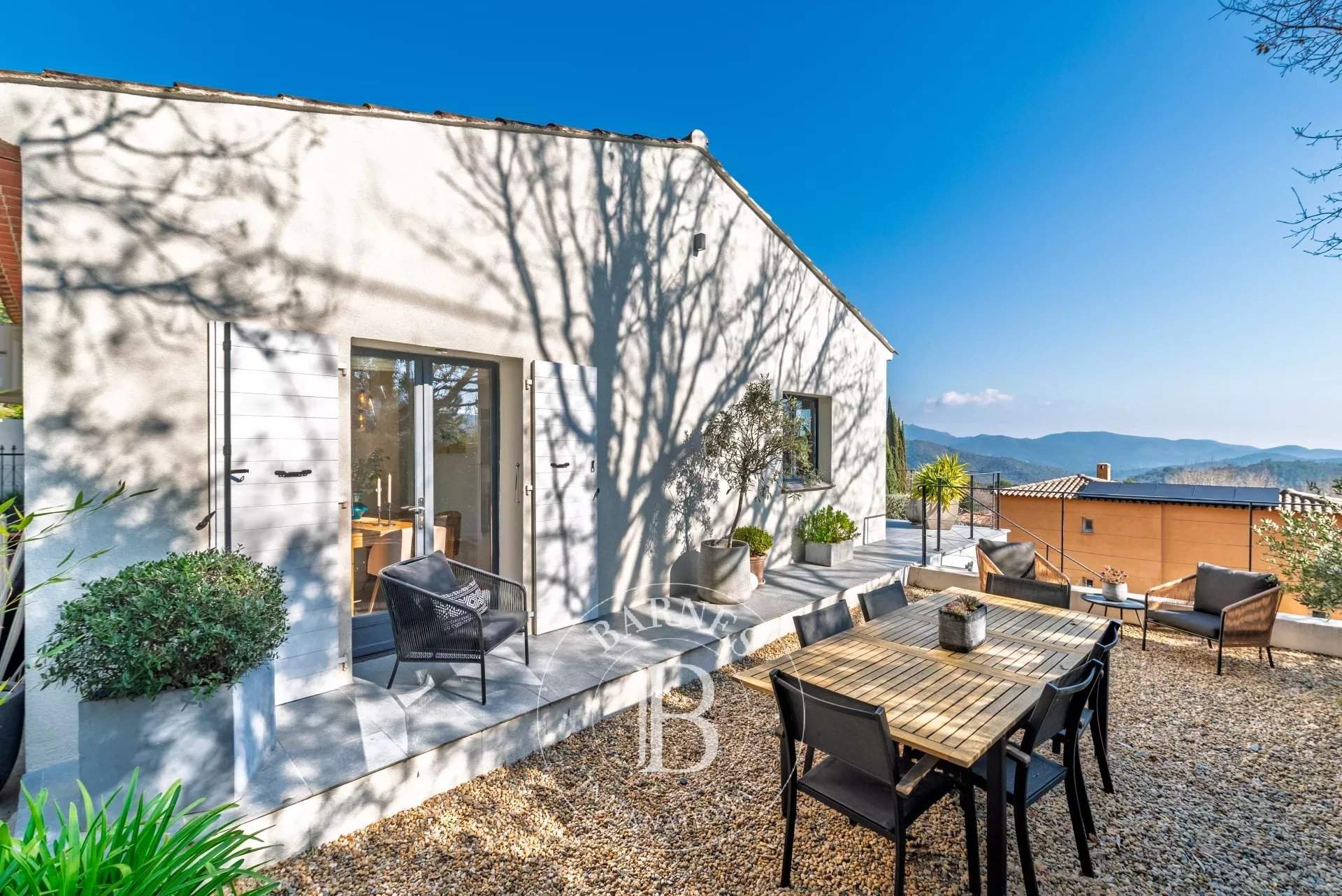 Bagnols-en-Forêt  - Maison 7 Pi&egrave;ces 3 Chambres - picture 11