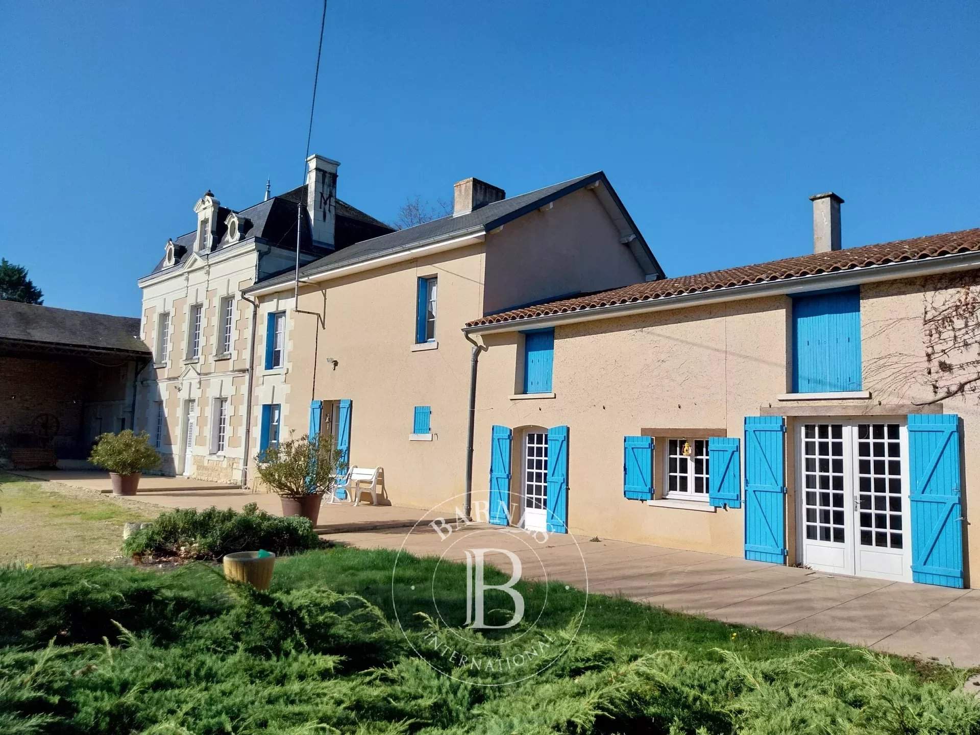 Loudun  - Maison 10 Pi&egrave;ces 7 Chambres - picture 9