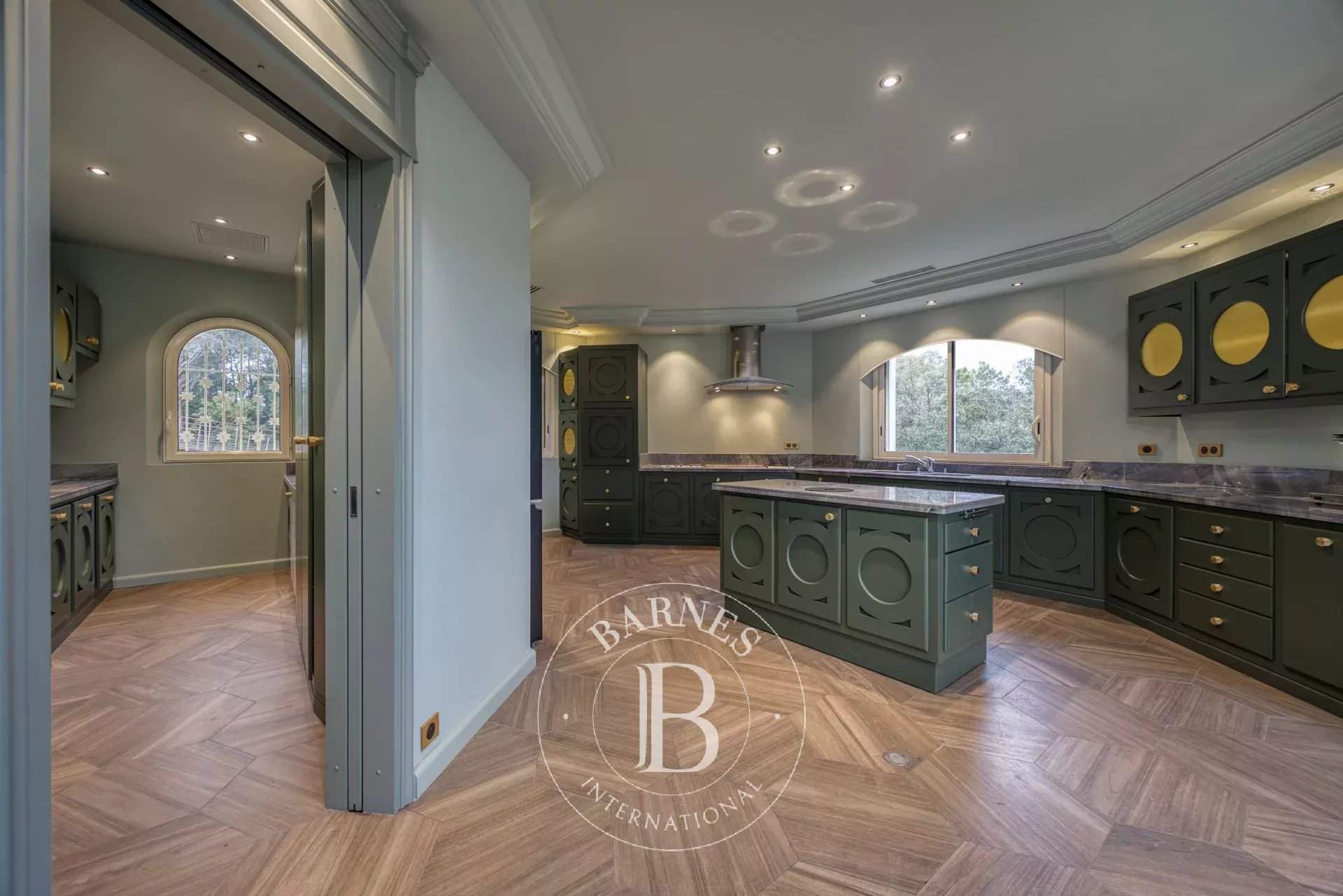 Suze-la-Rousse  - Maison 30 Pièces 11 Chambres - picture 14